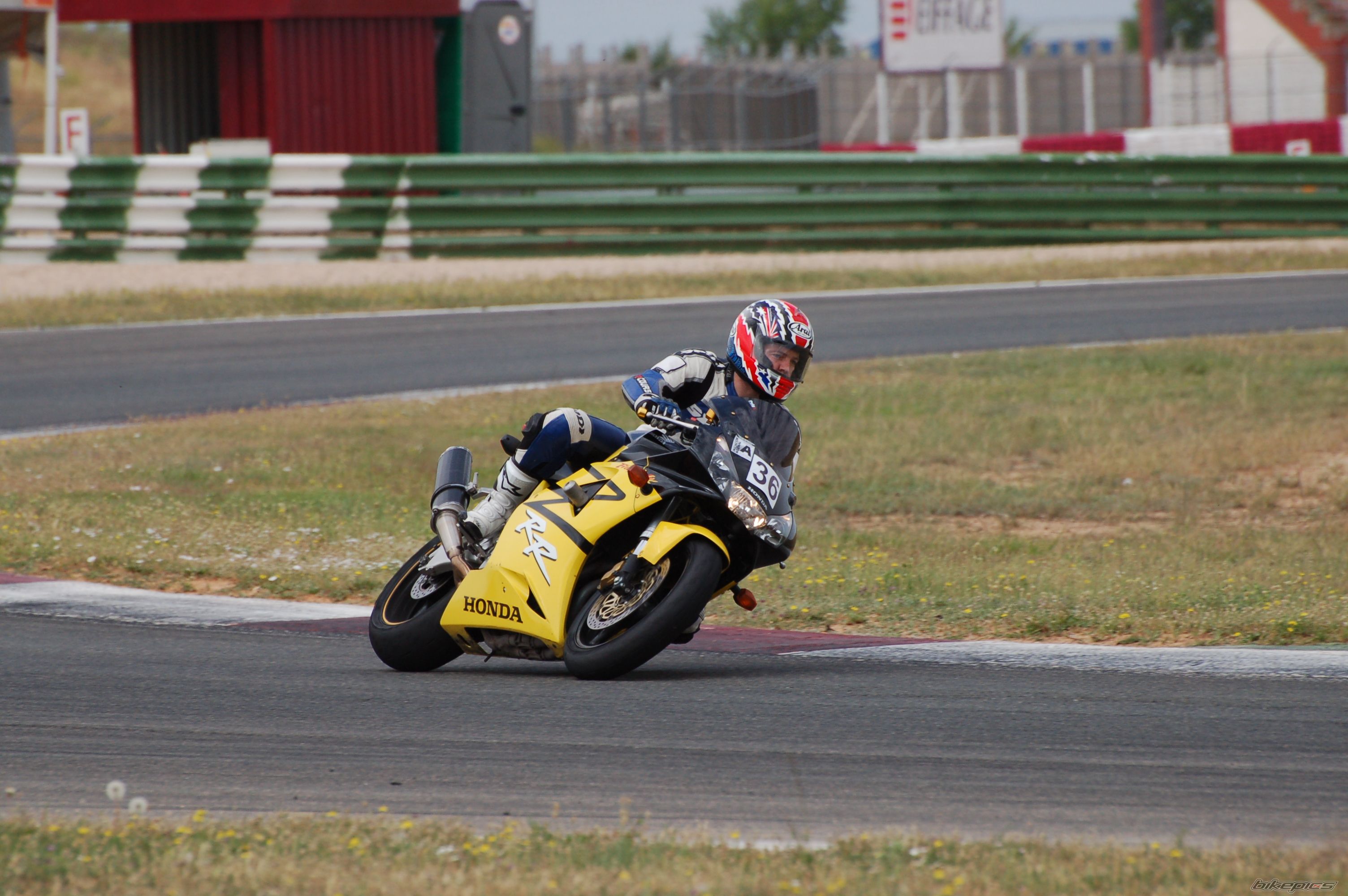 Photo 2013344