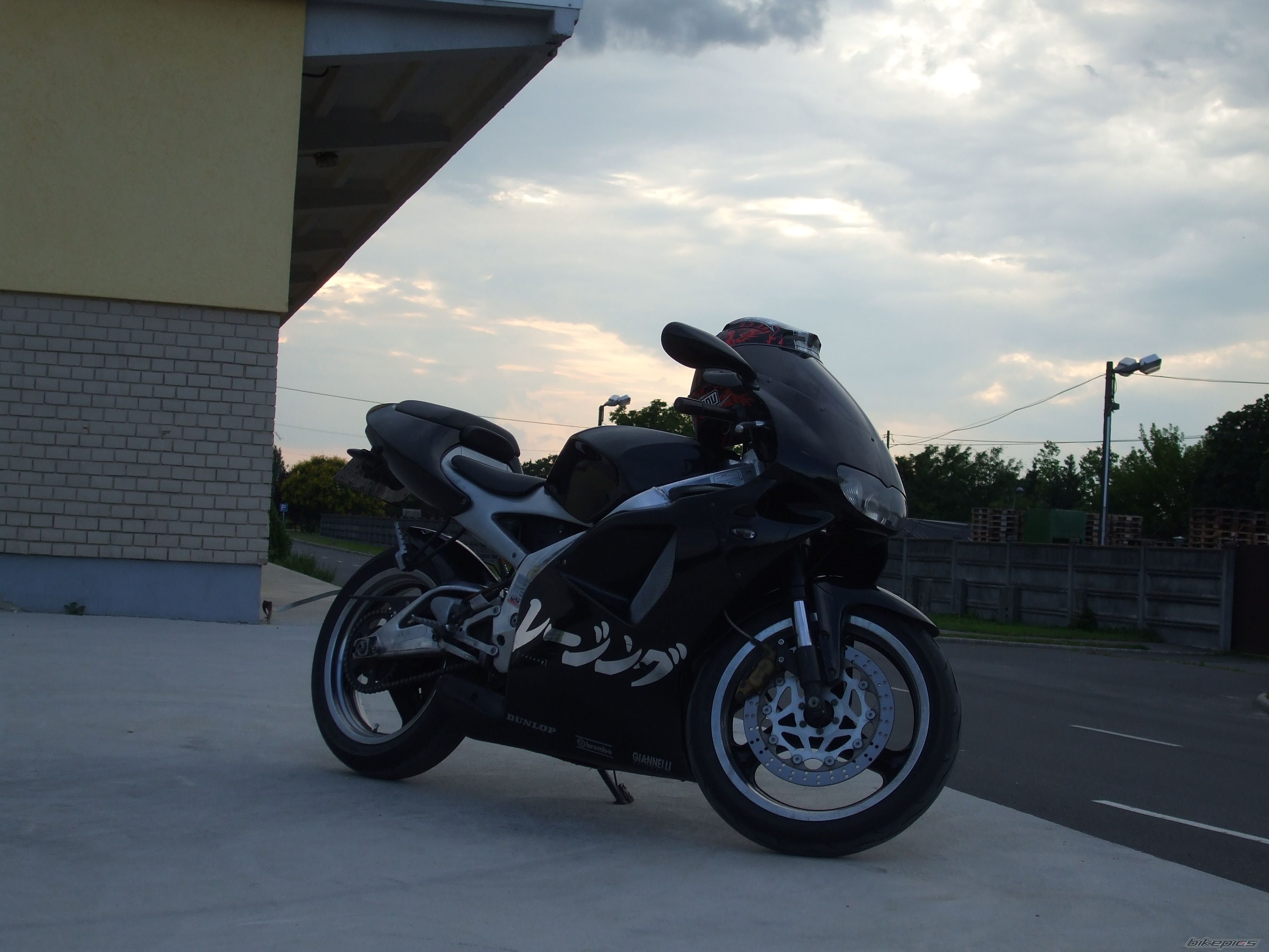 Photo 2013676