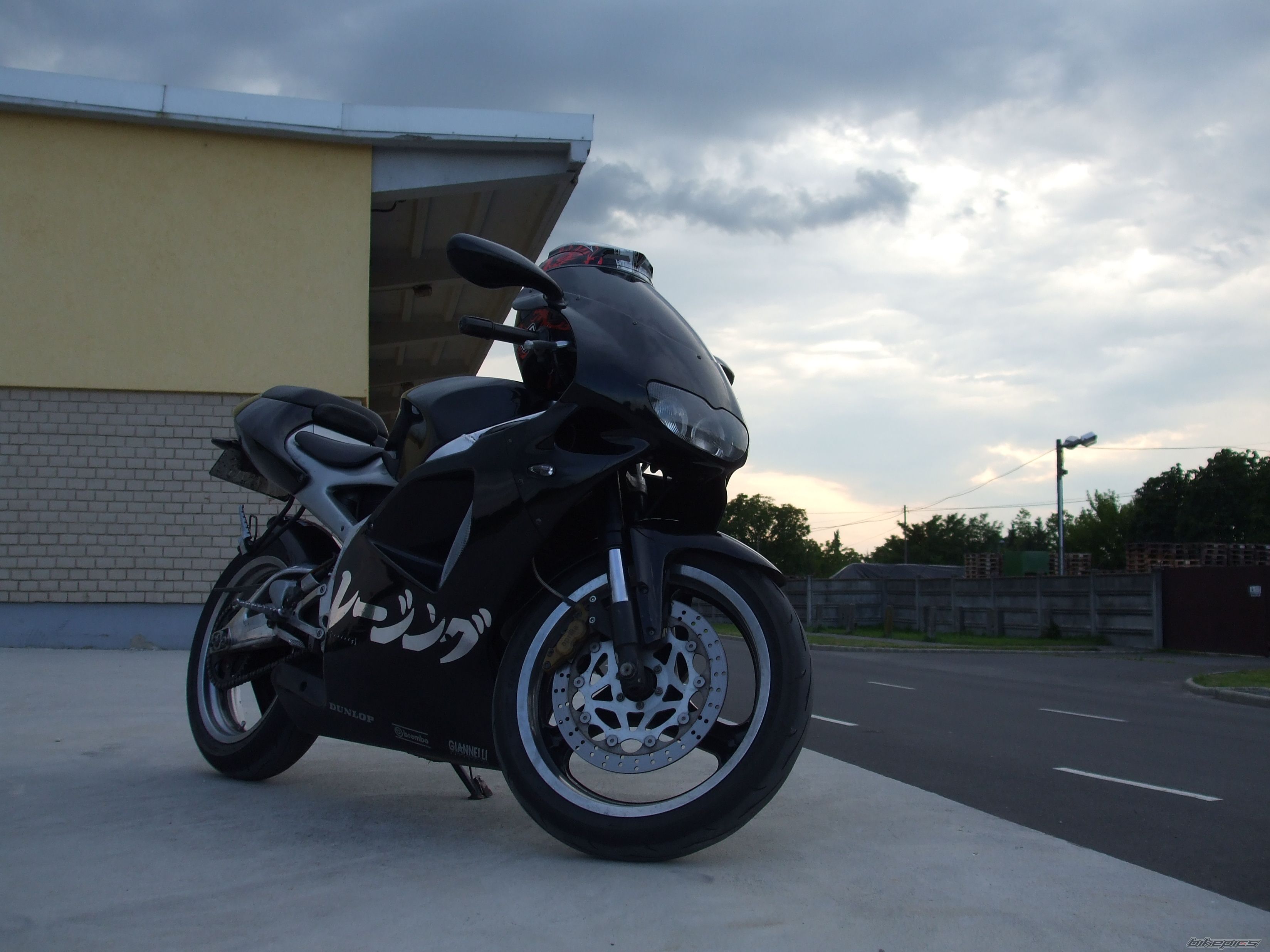Photo 2013680