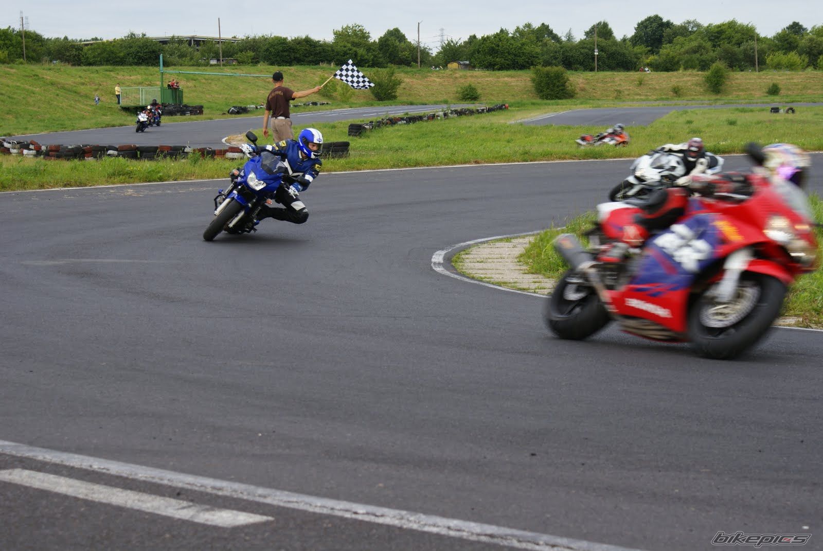 Photo 2013783