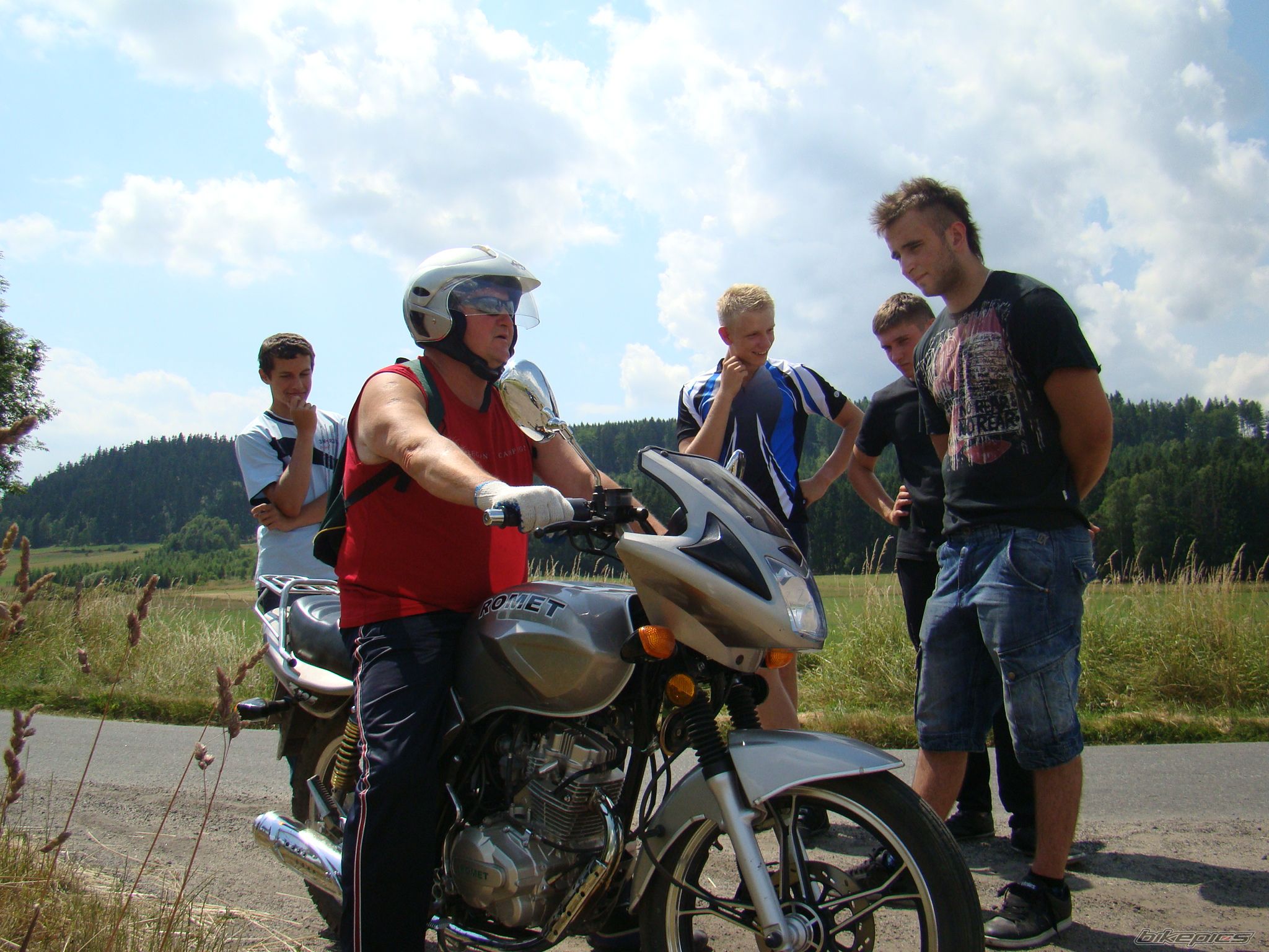Bike Photo 2019184