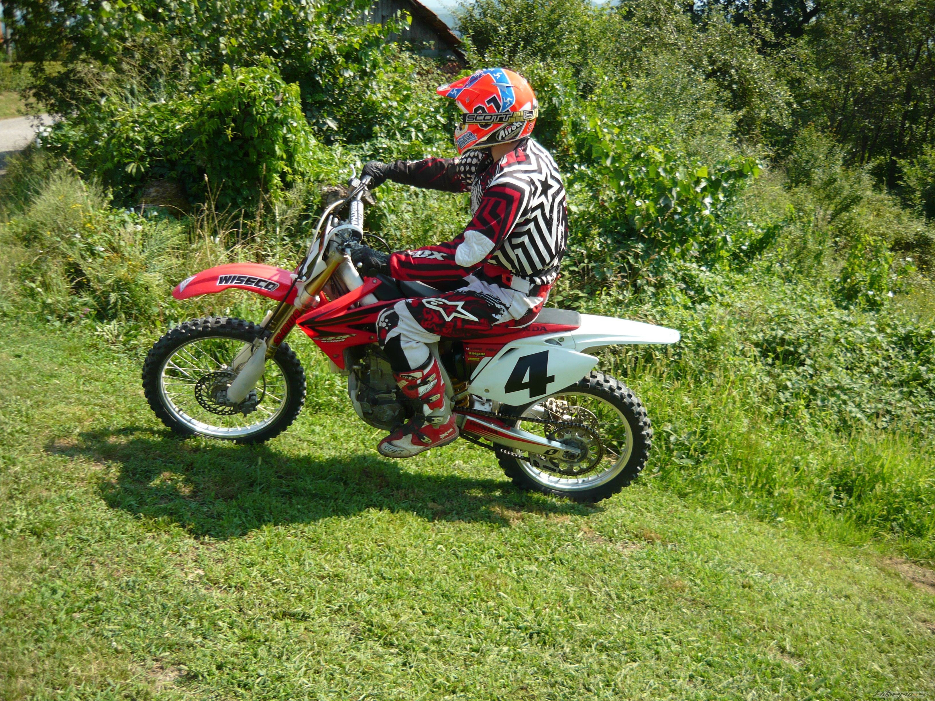 Photo 2023849