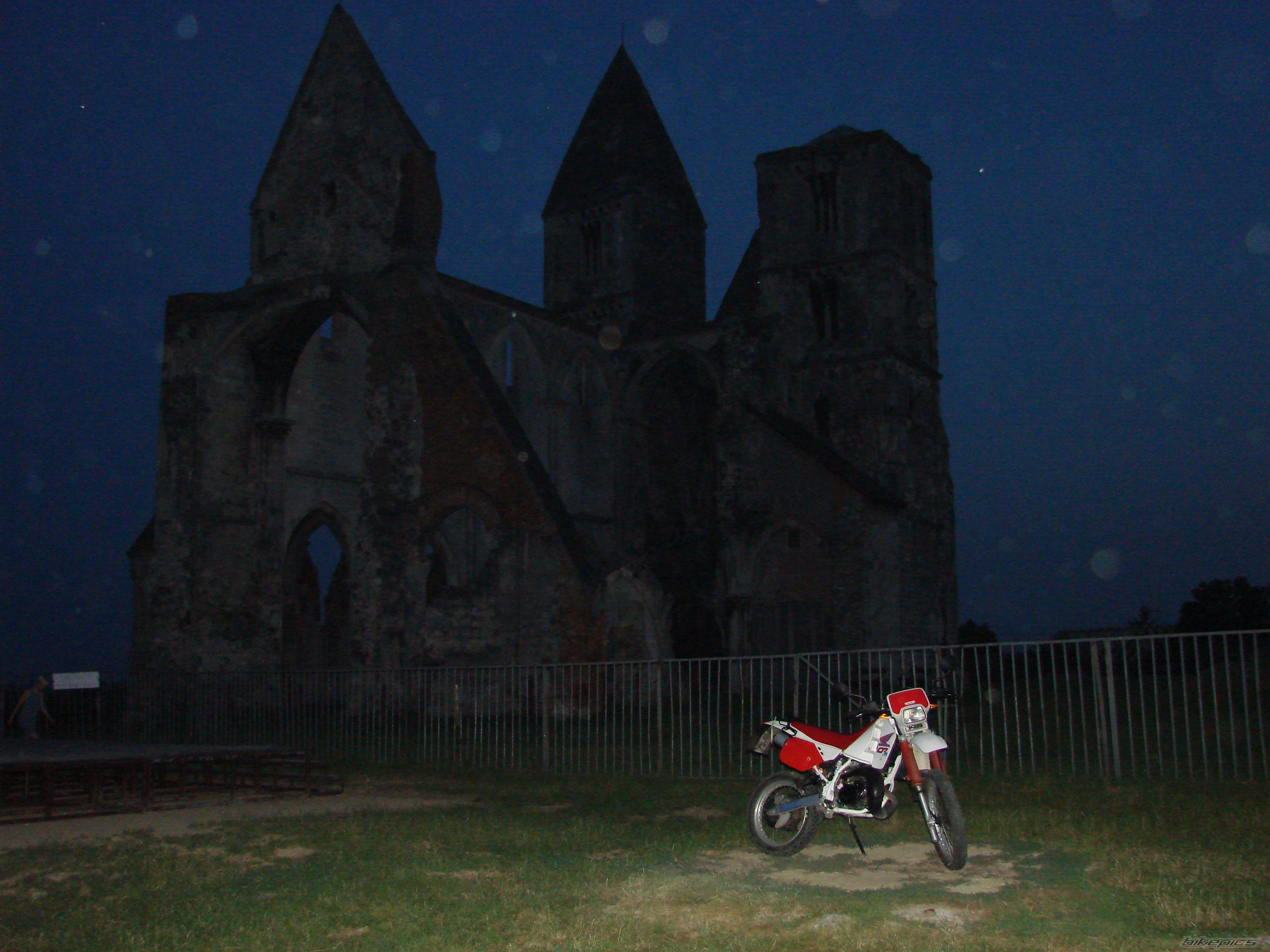Photo 2023875