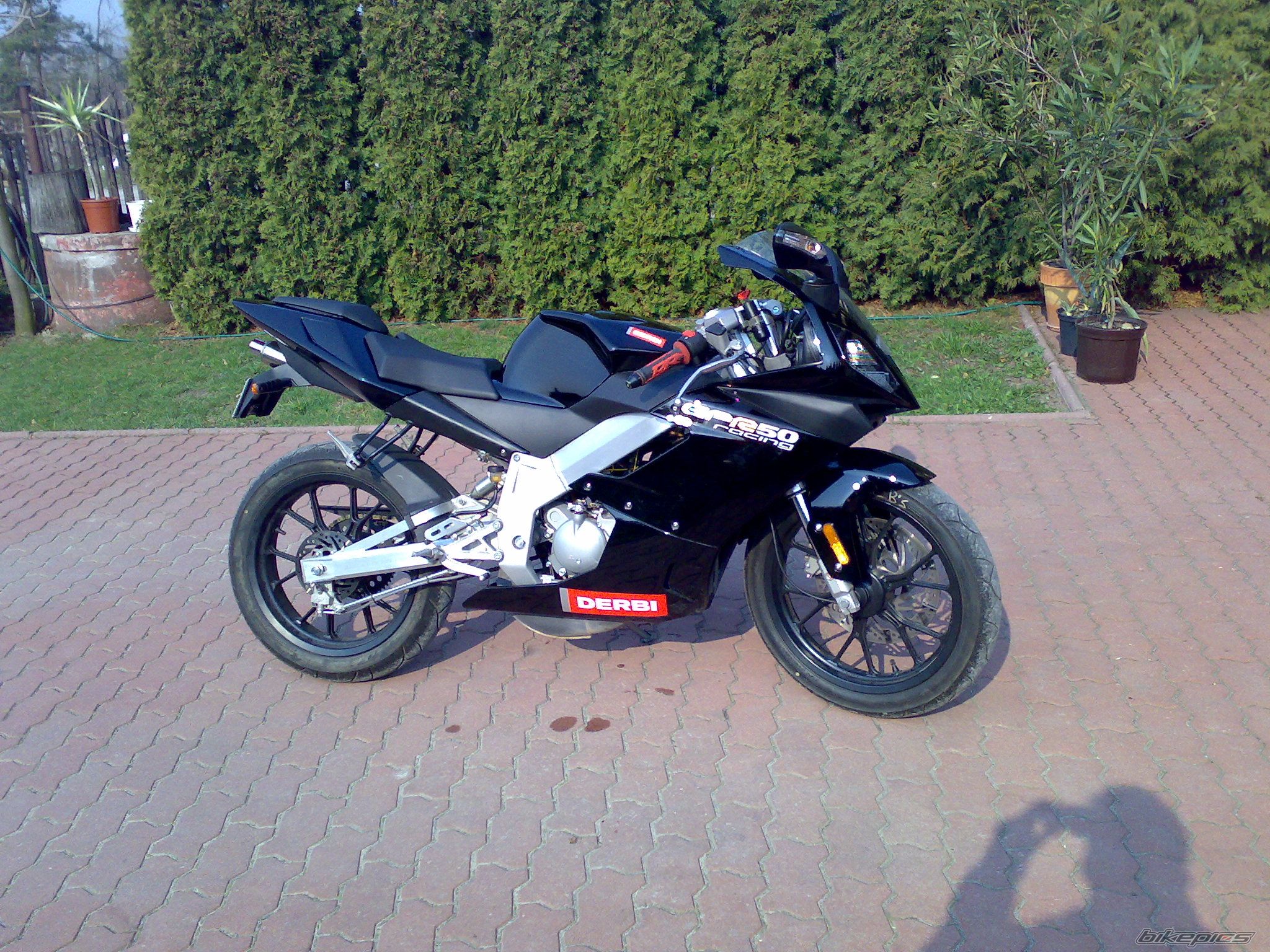 Photo 2024563