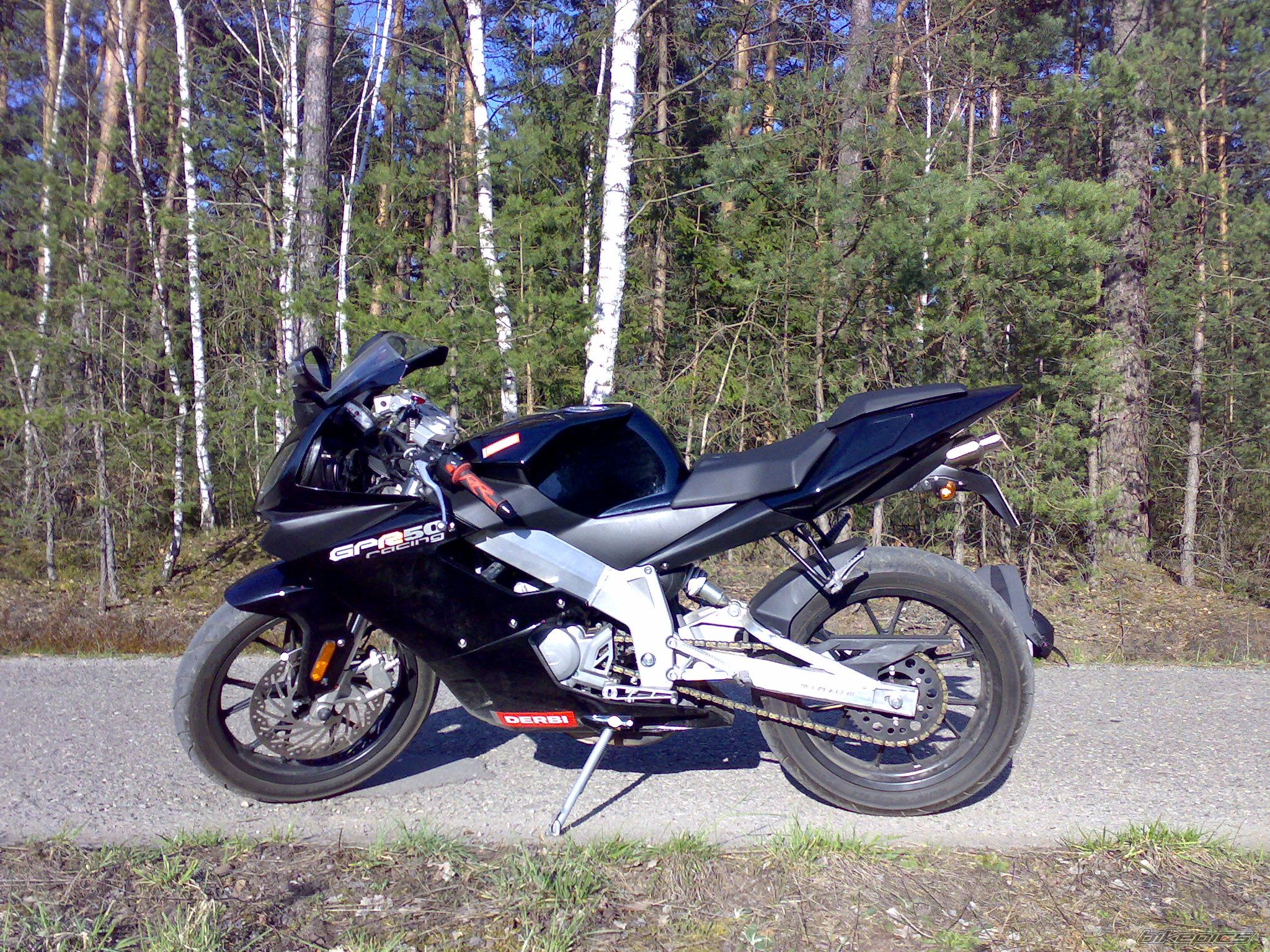 Photo 2024573