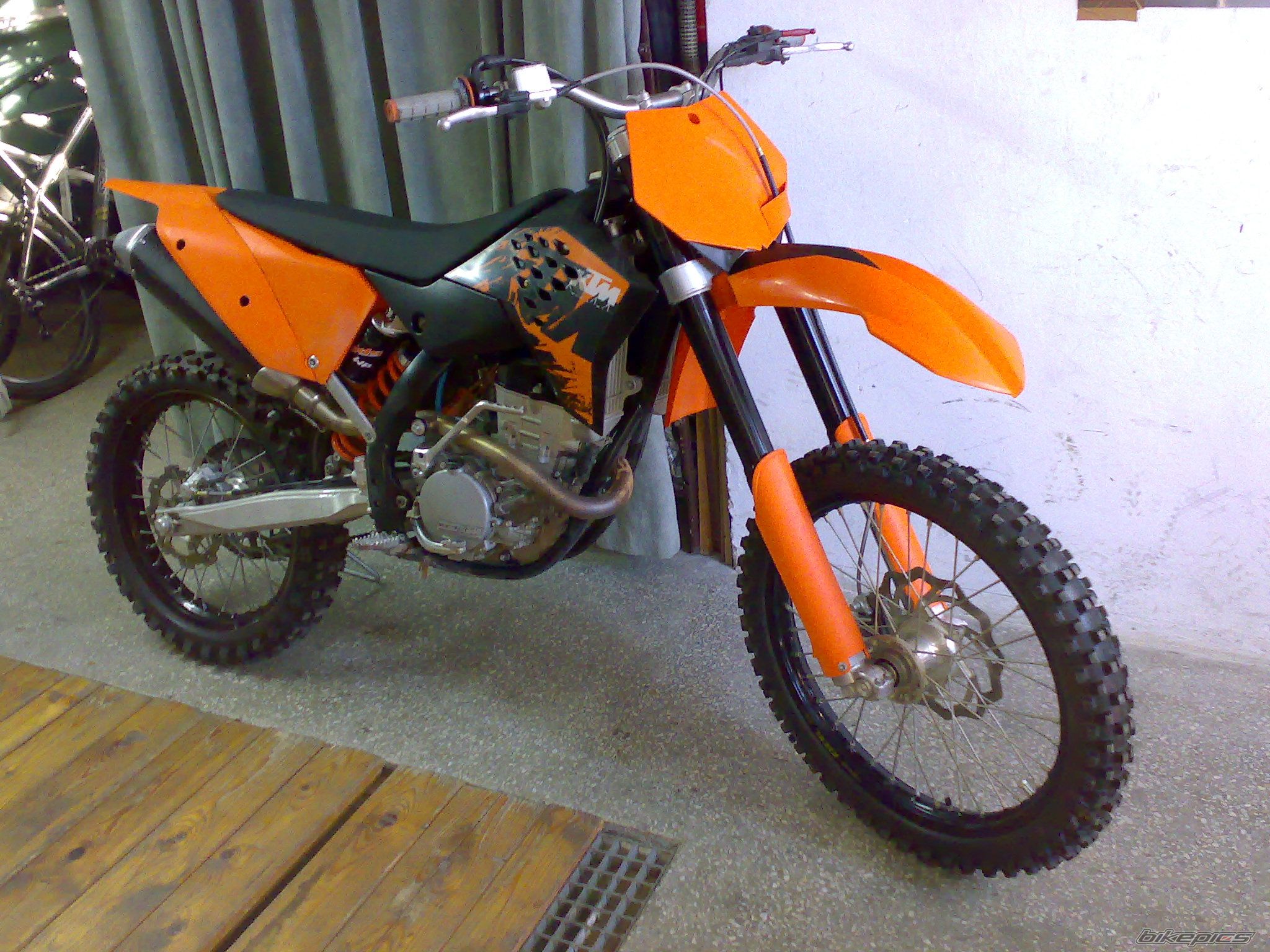 Photo 2024742