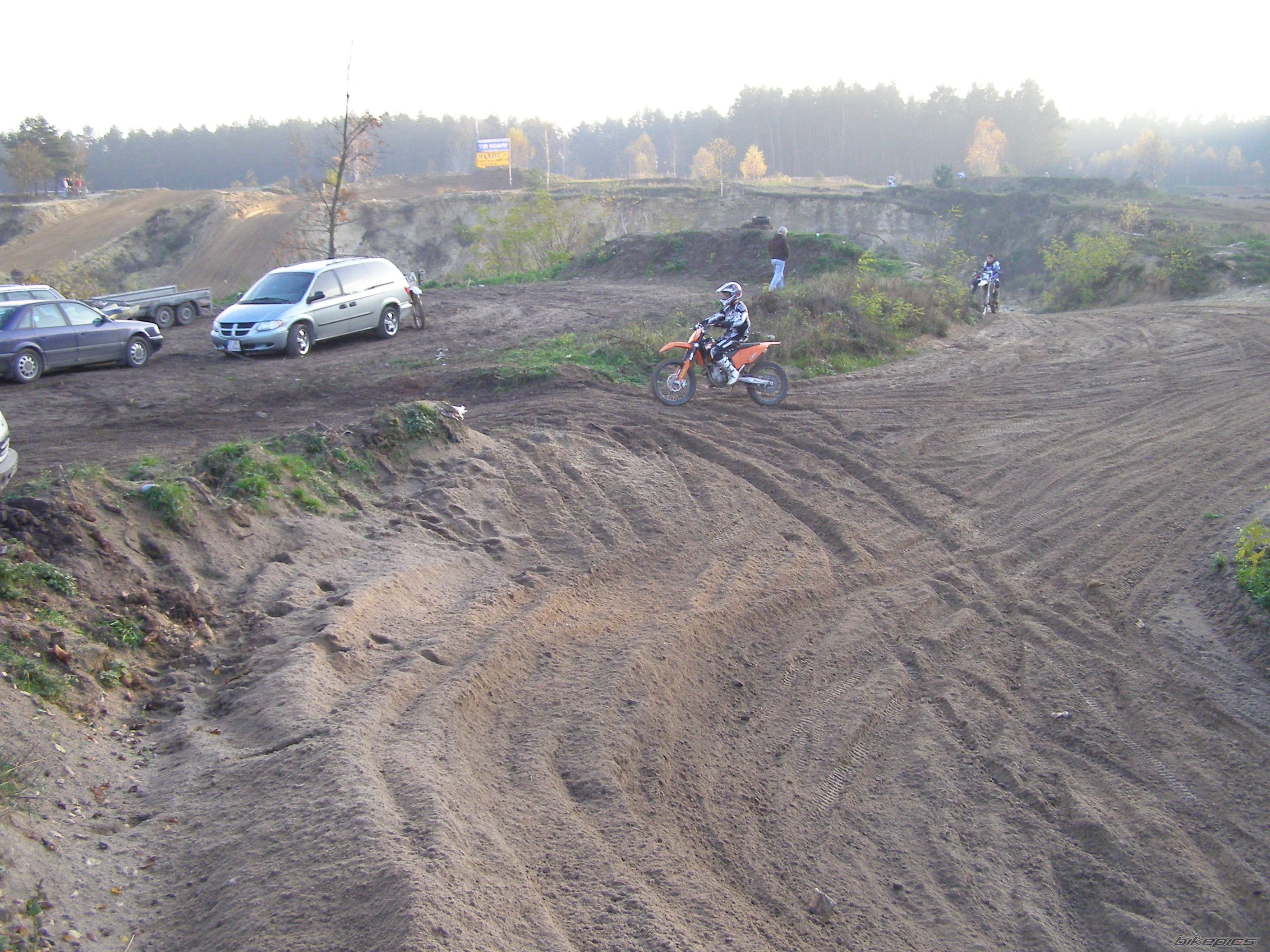Photo 2024764