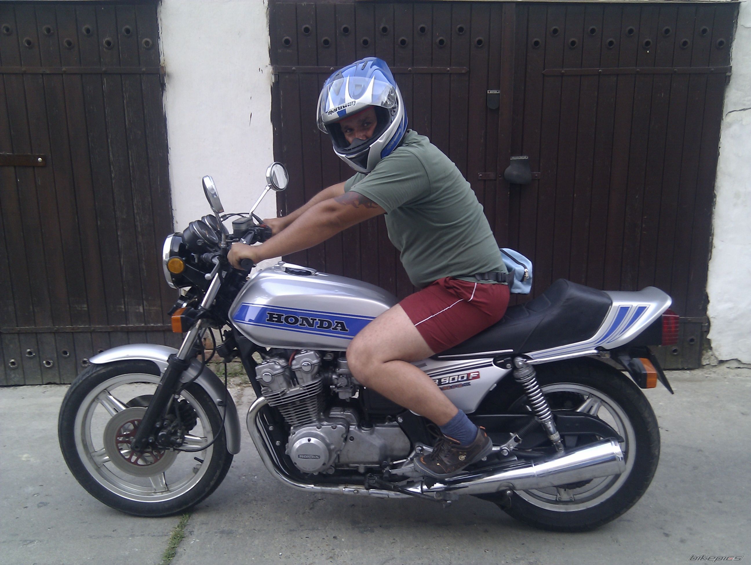 Photo 2024843