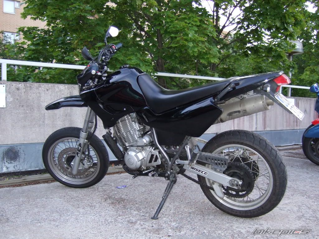 Photo 2024878