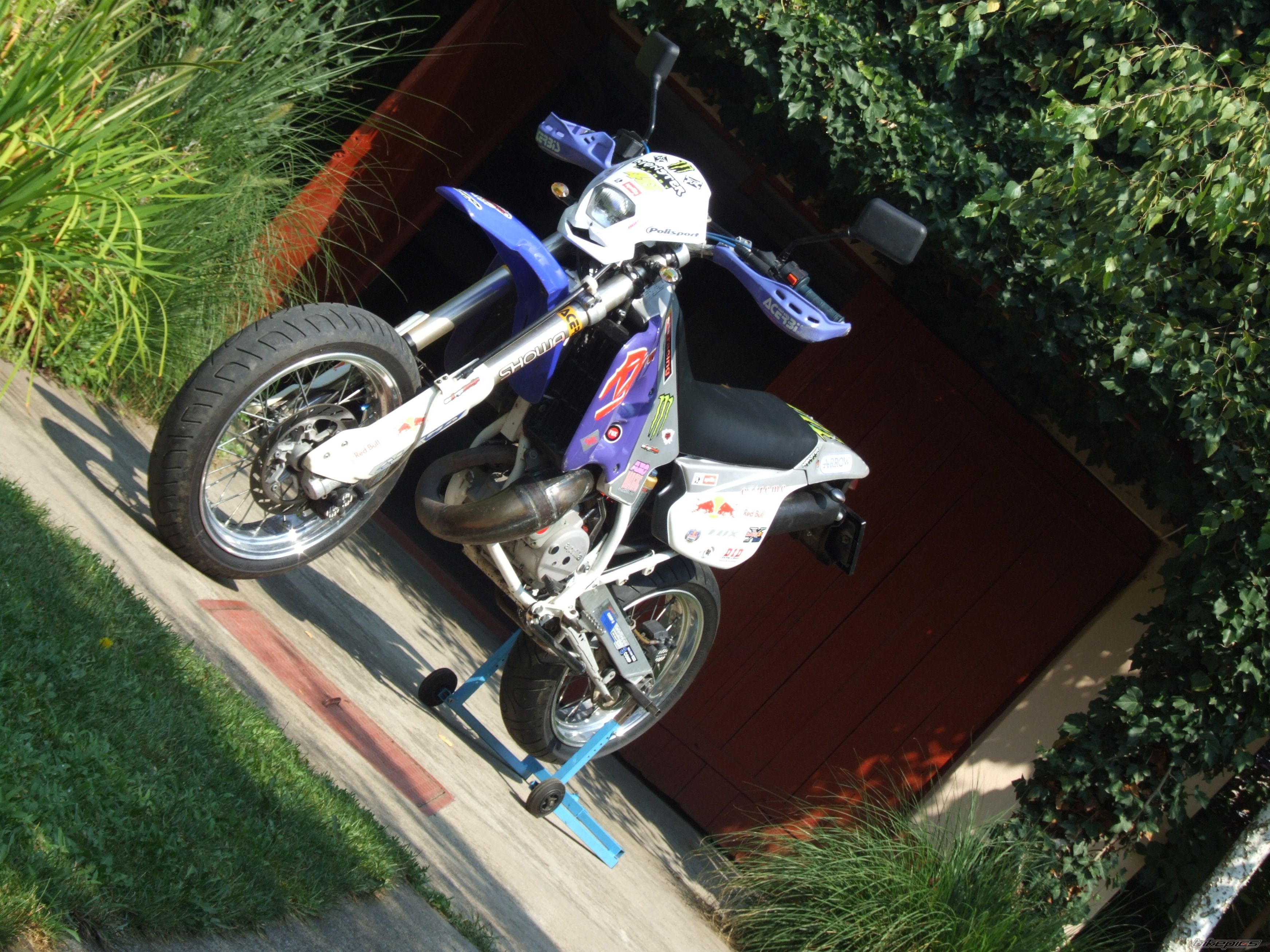 Photo 2024895