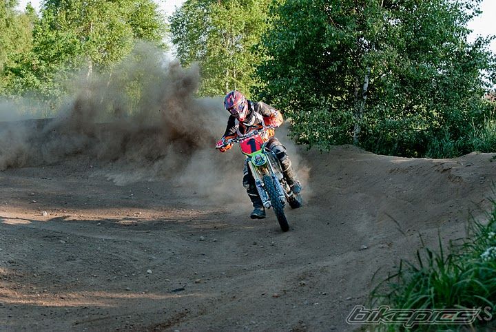 Photo 2024998