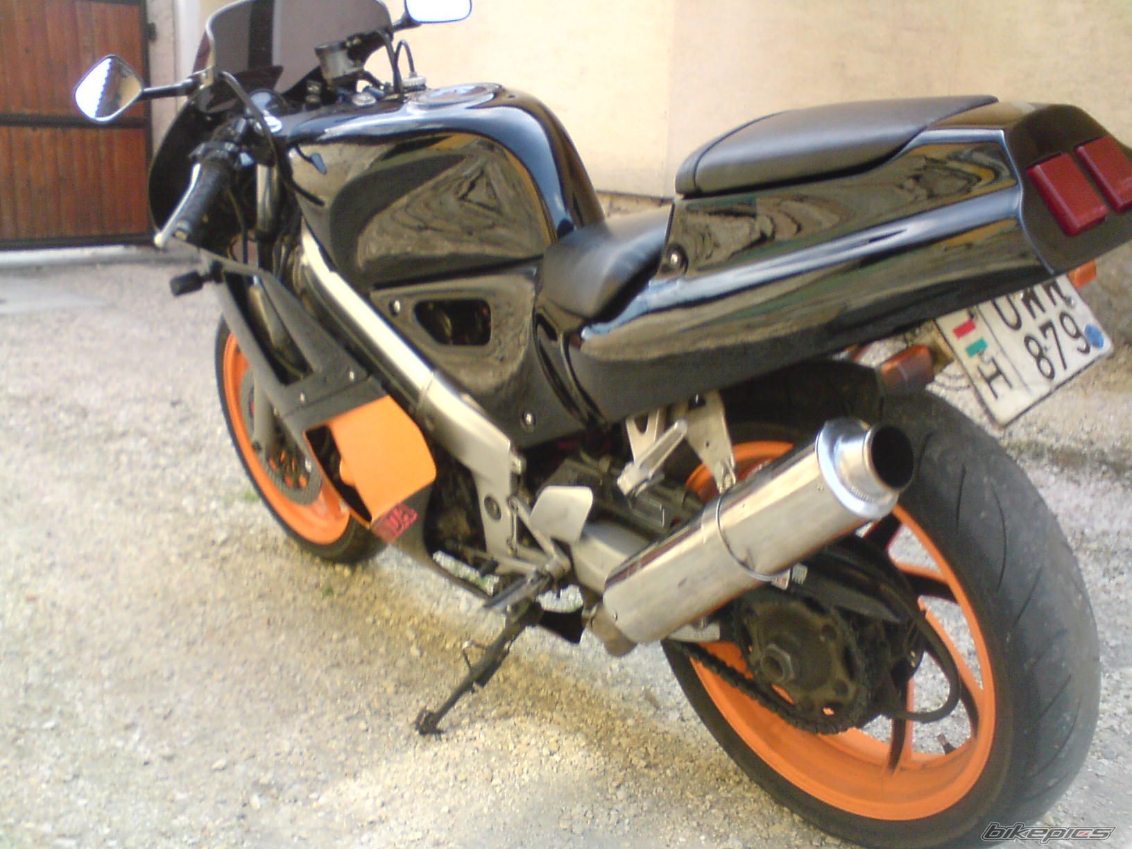 Photo 2025889