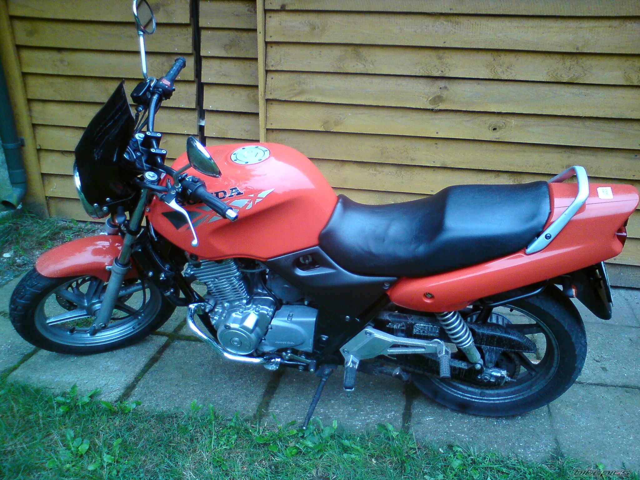 Photo 2027346