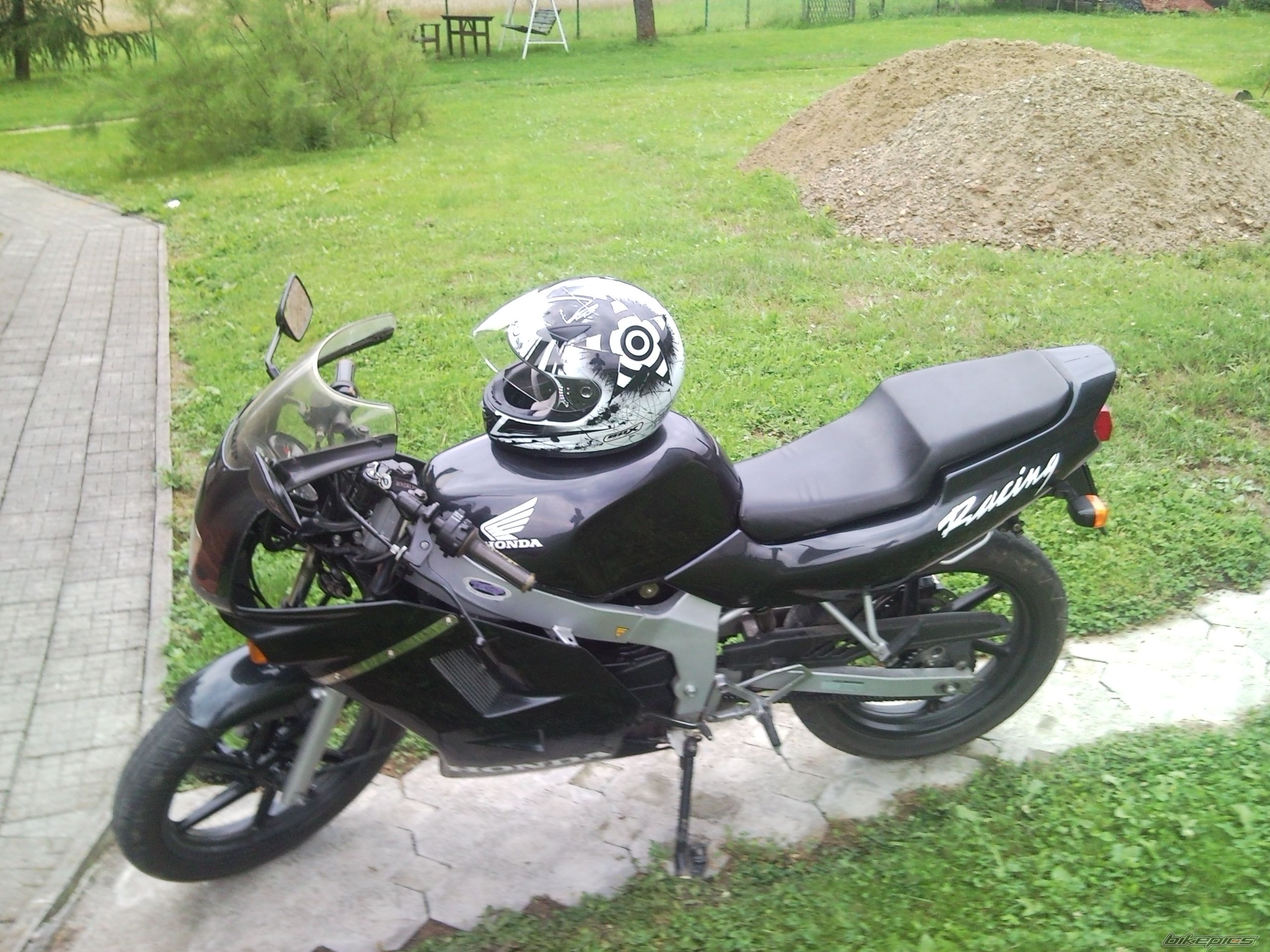 Photo 2027371
