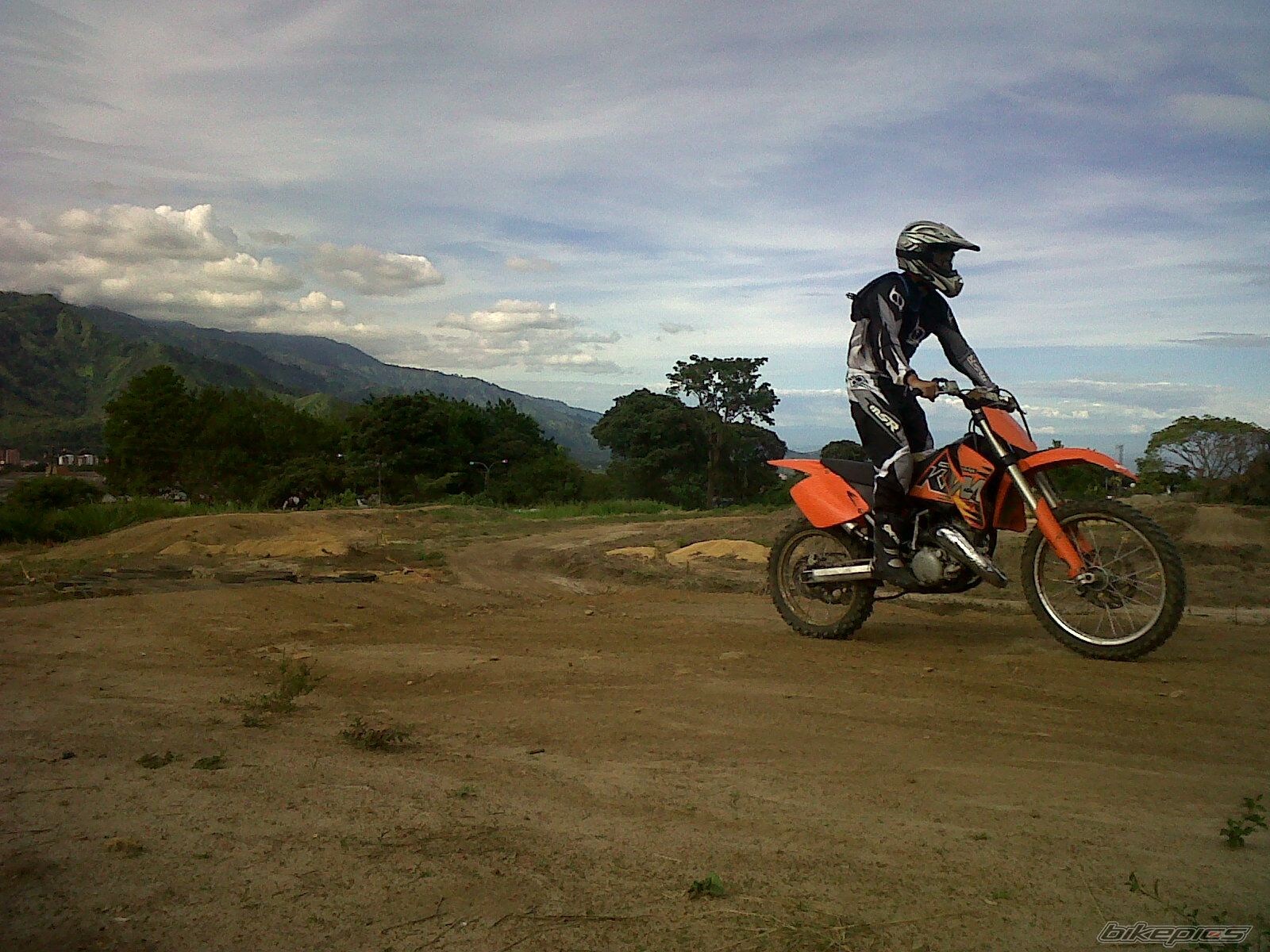 Photo 2027696