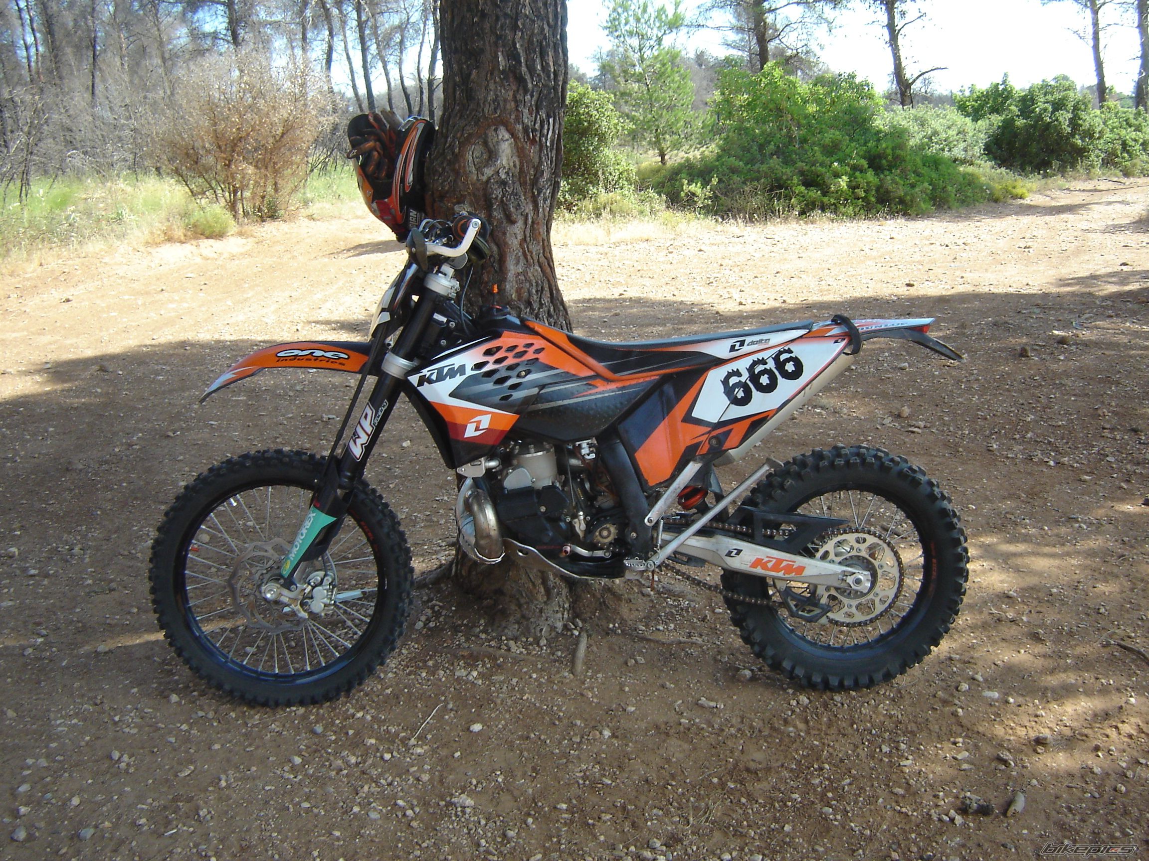 Photo 2038455