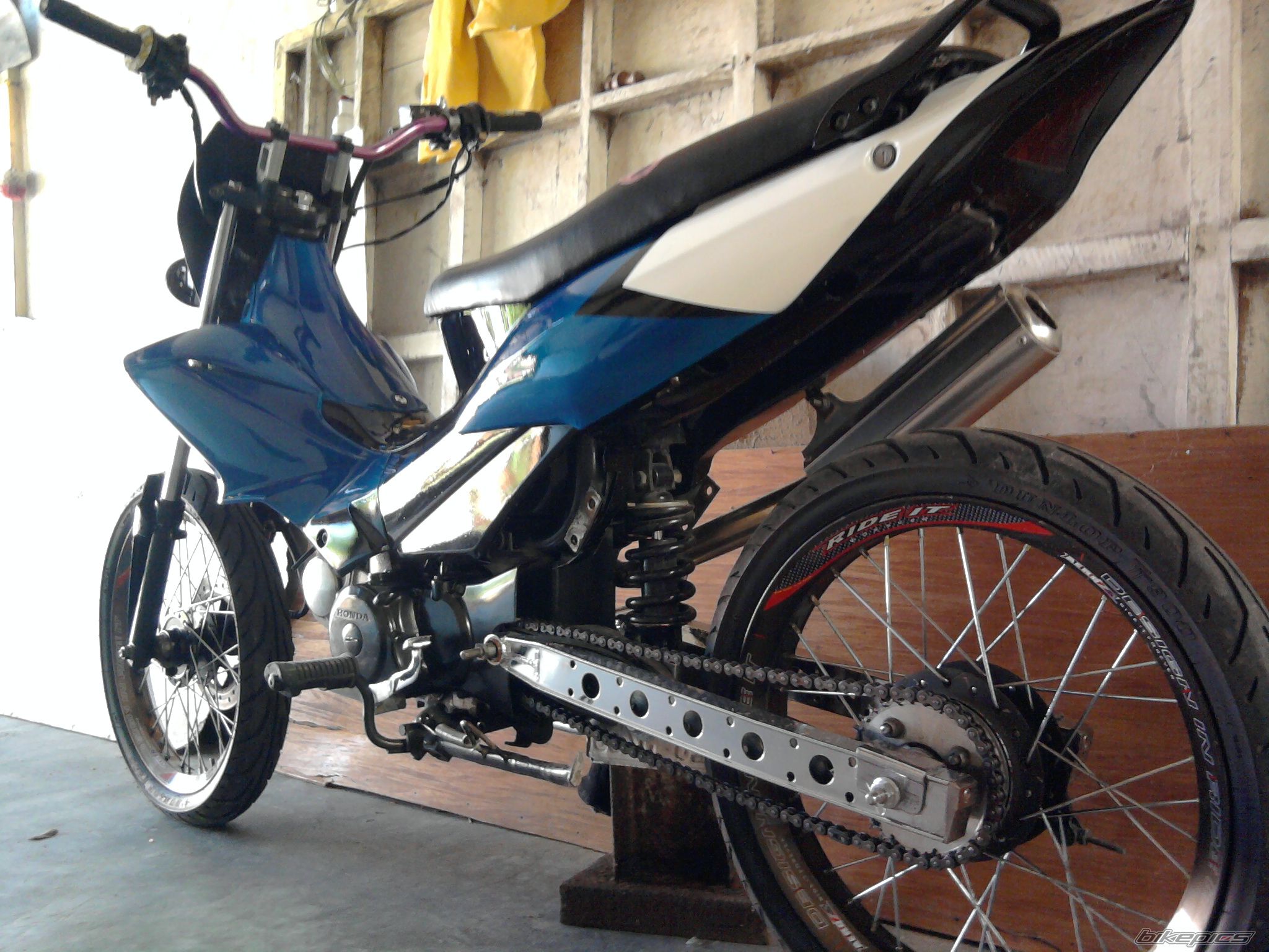 Photo 2038993