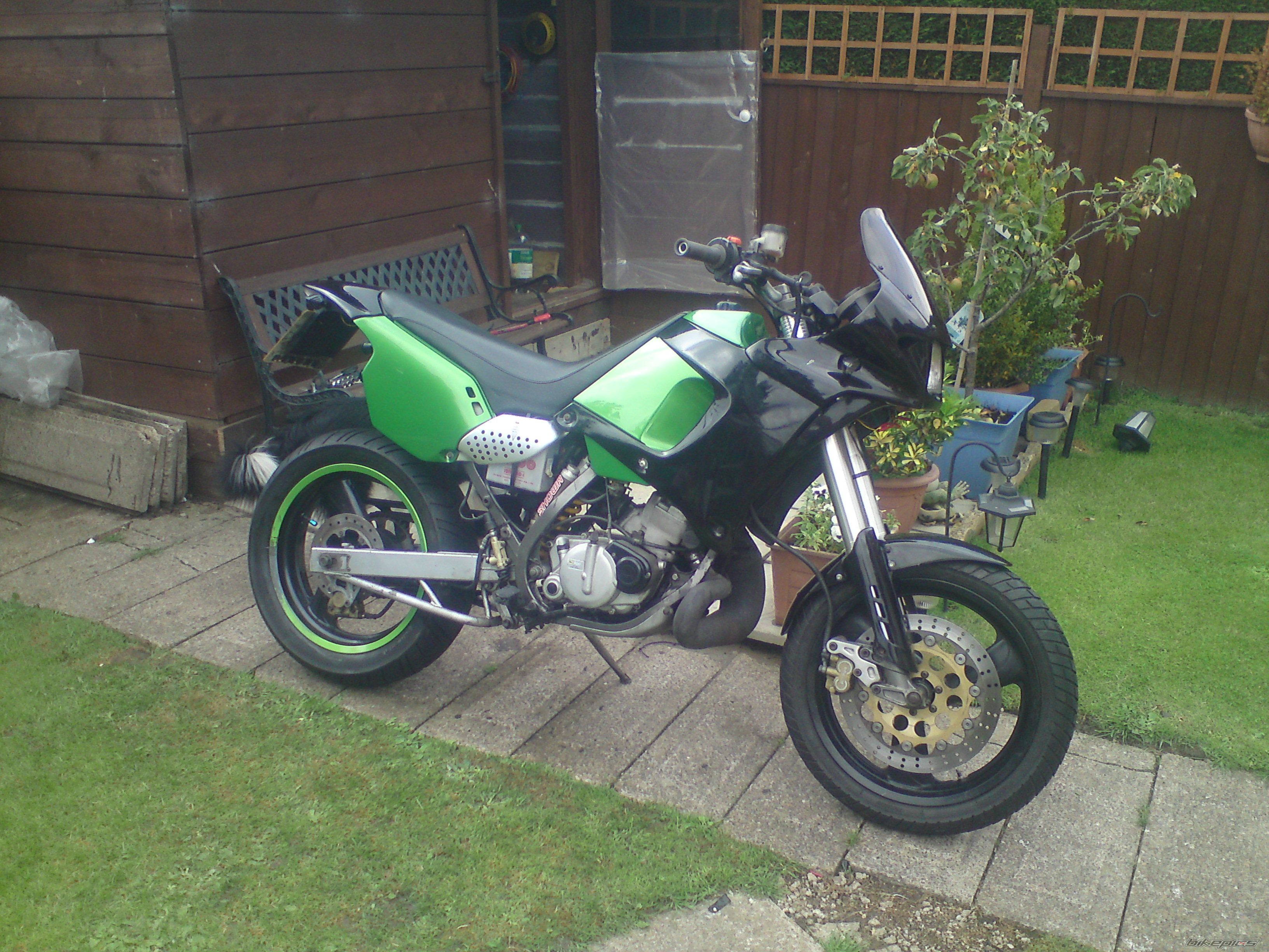 Photo 2042940