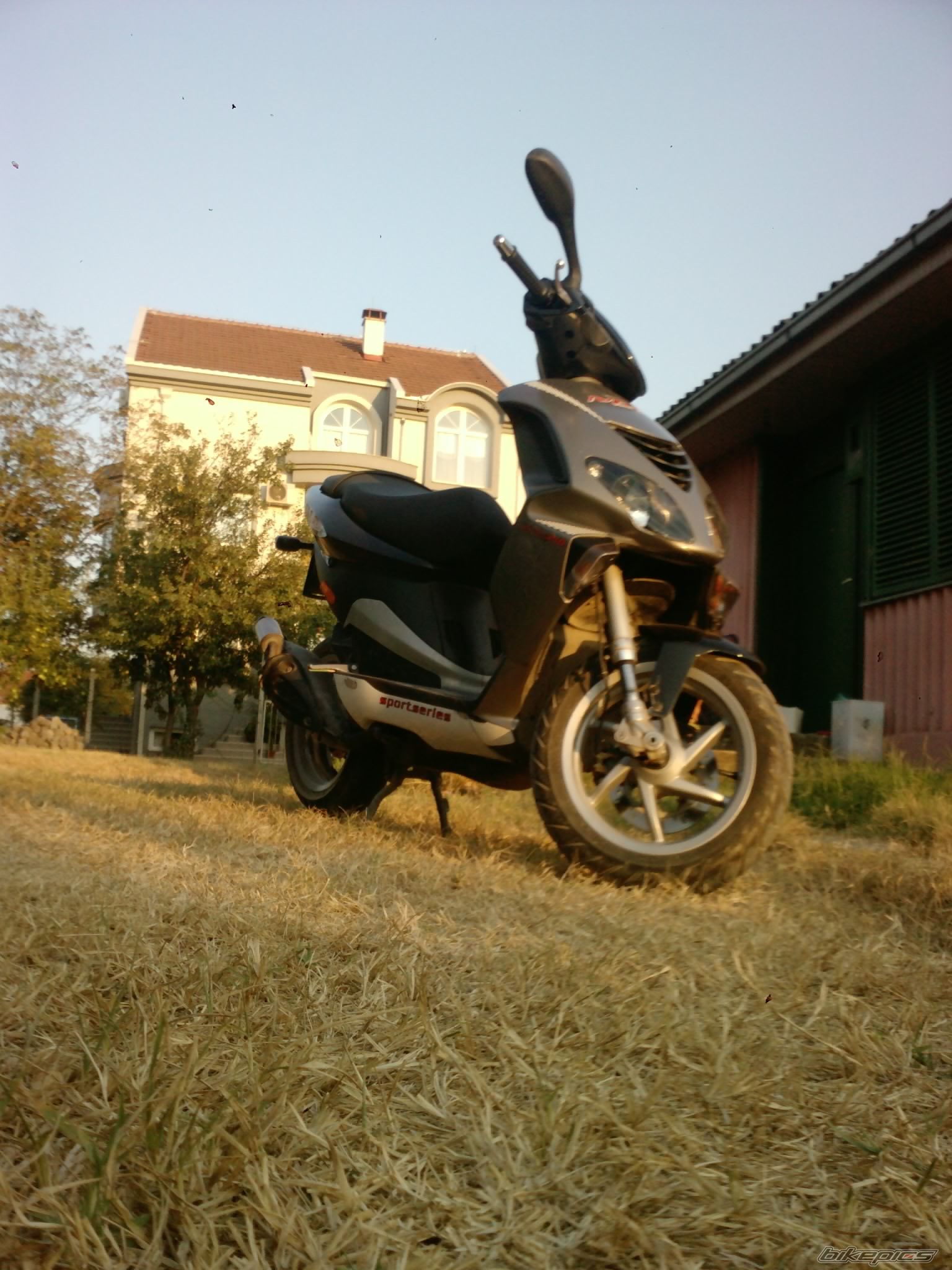 Photo 2043360