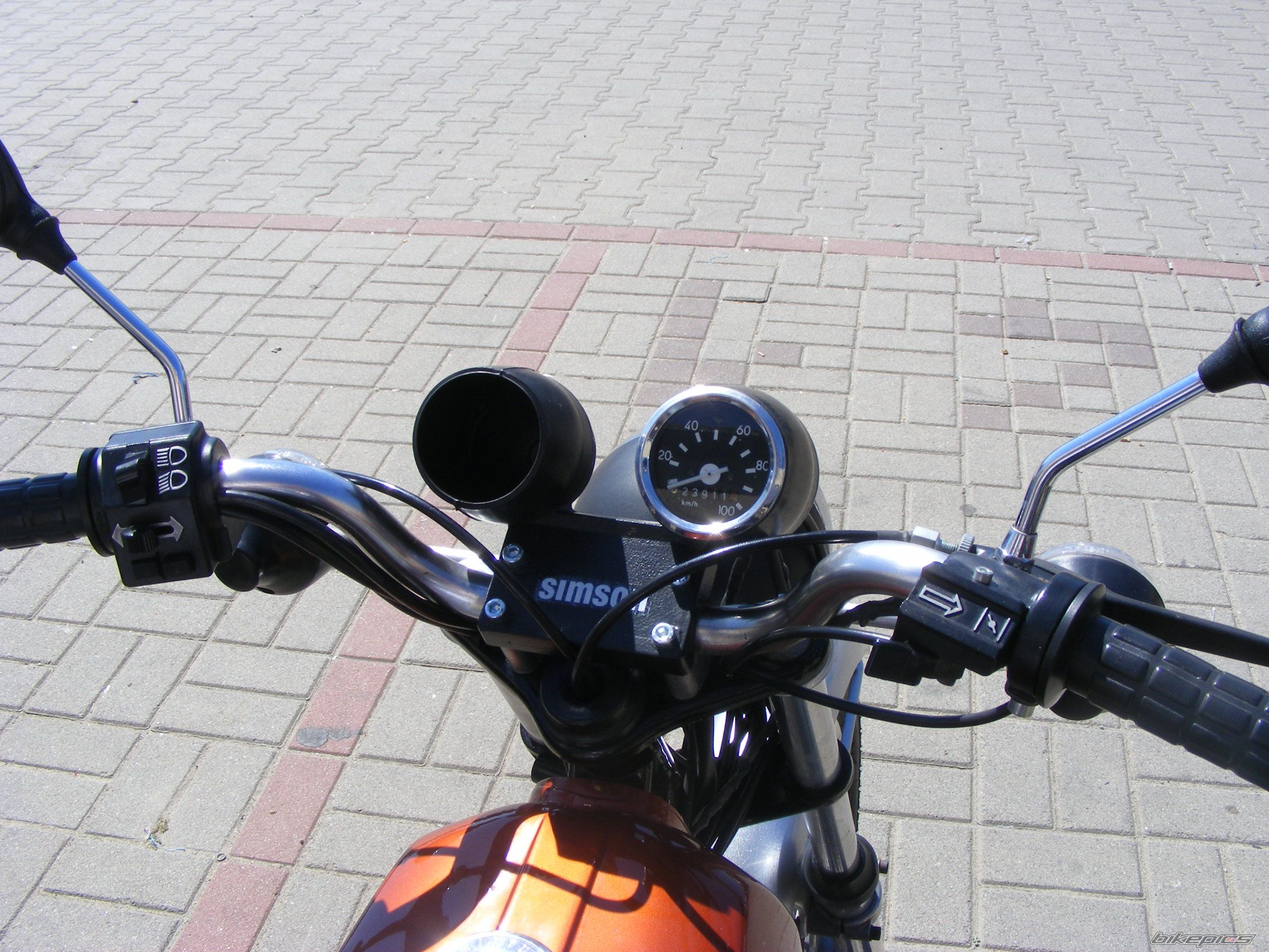 Photo 2044075