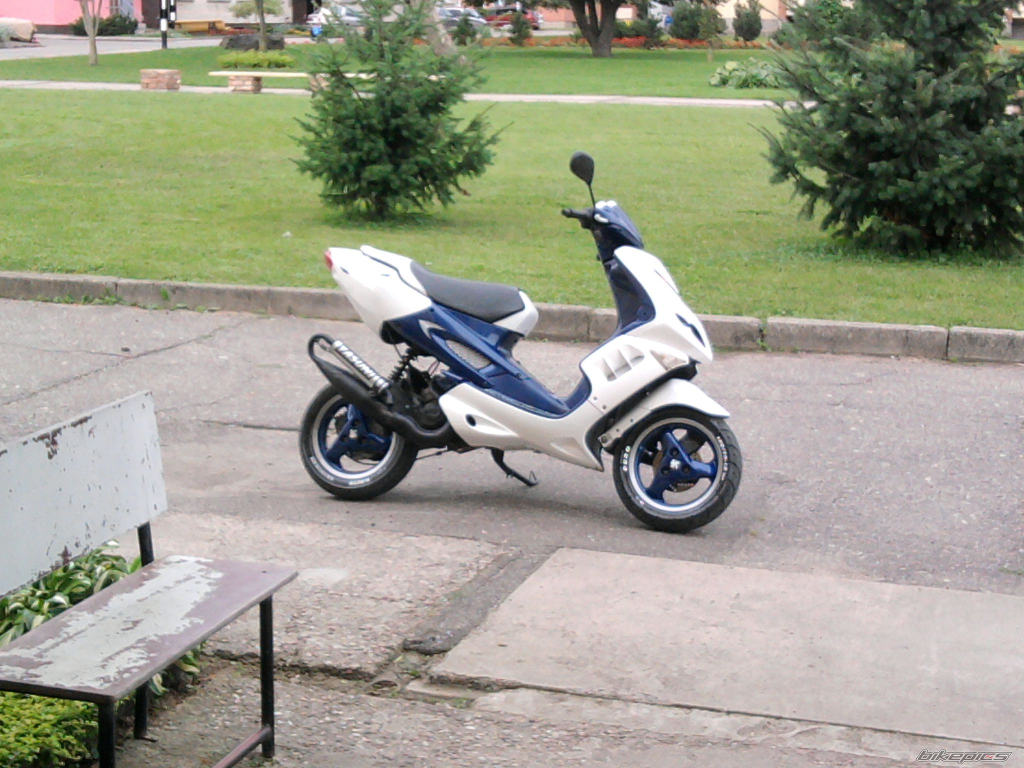 Photo 2044130