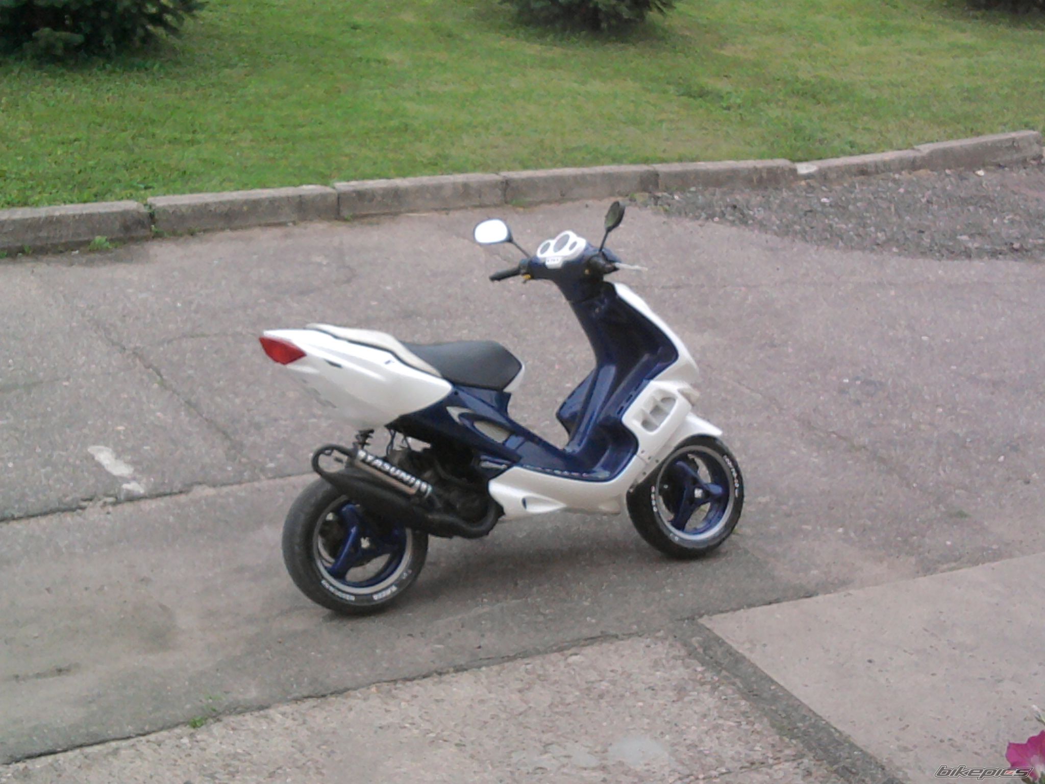 Photo 2044131