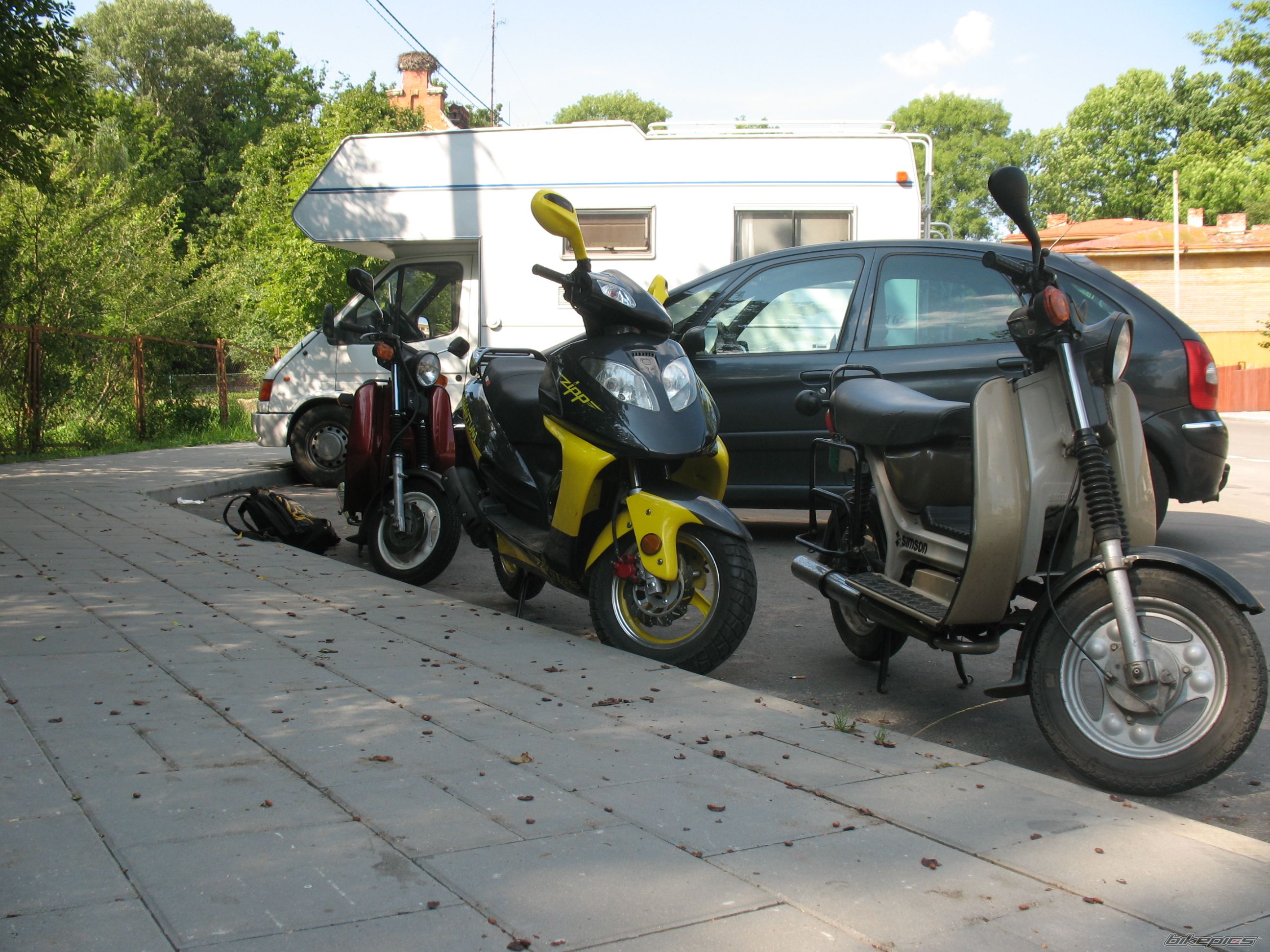 Photo 2044896