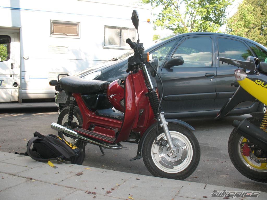 Photo 2044898