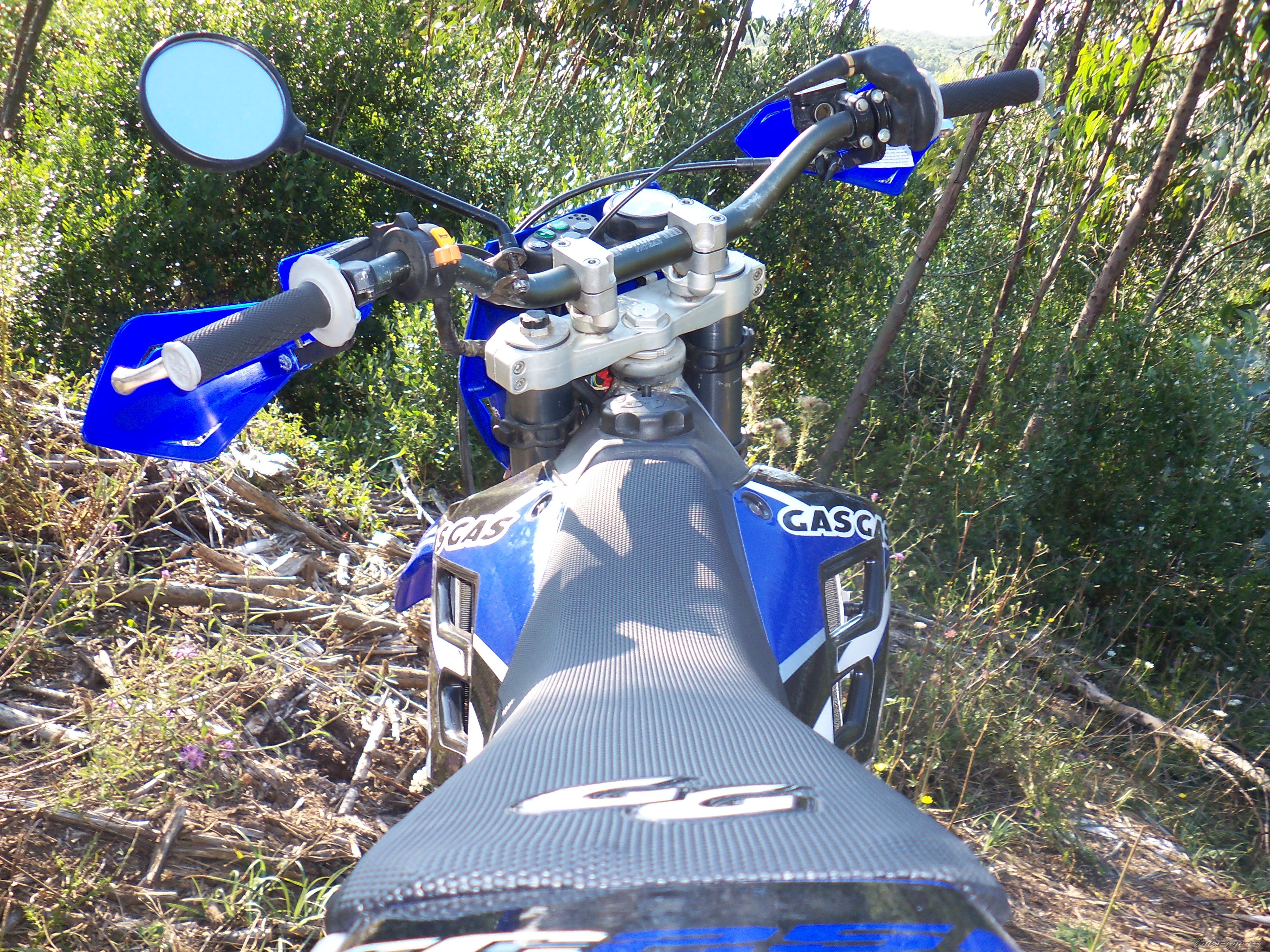 Photo 2045796