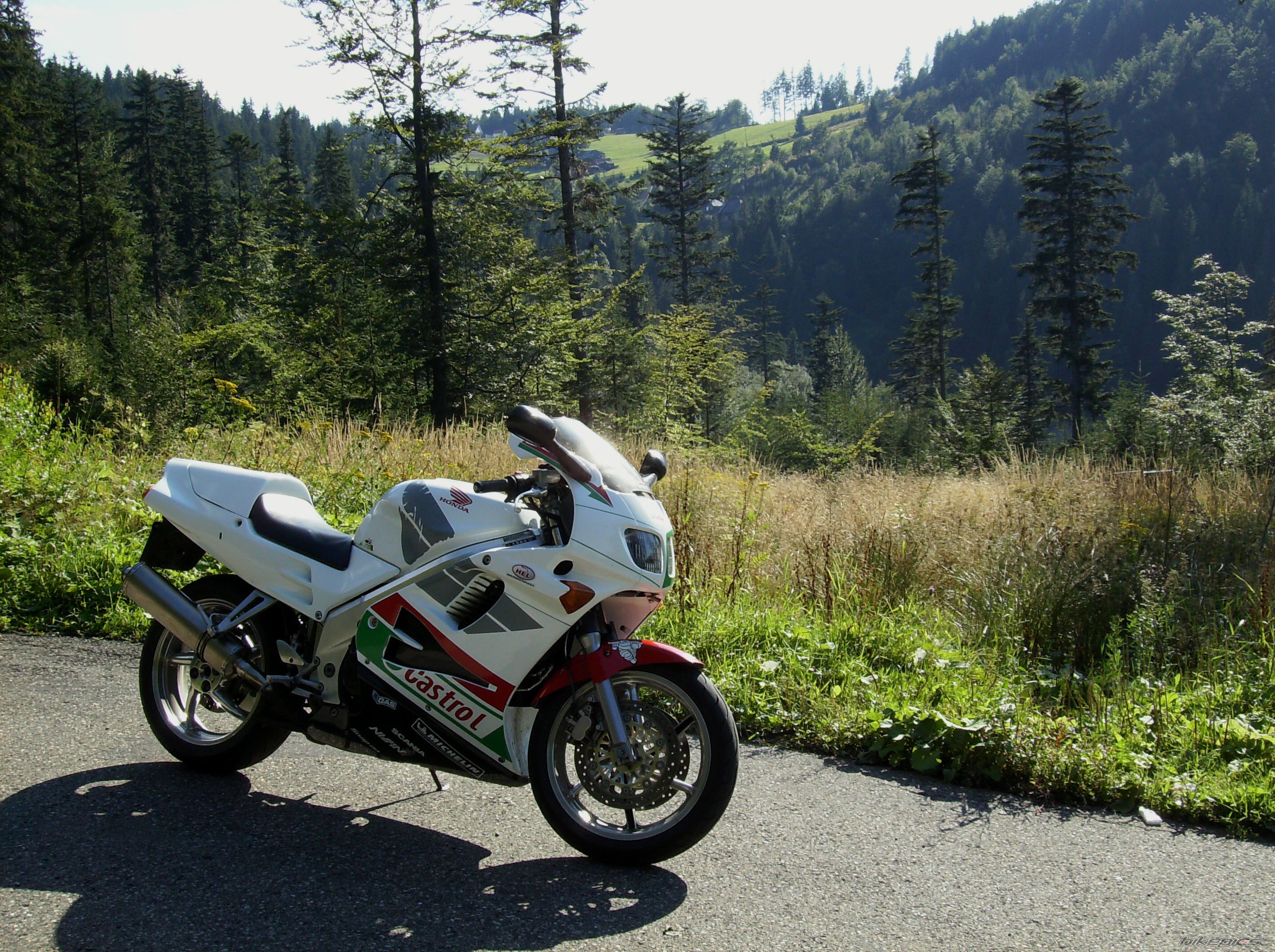 Photo 2045968