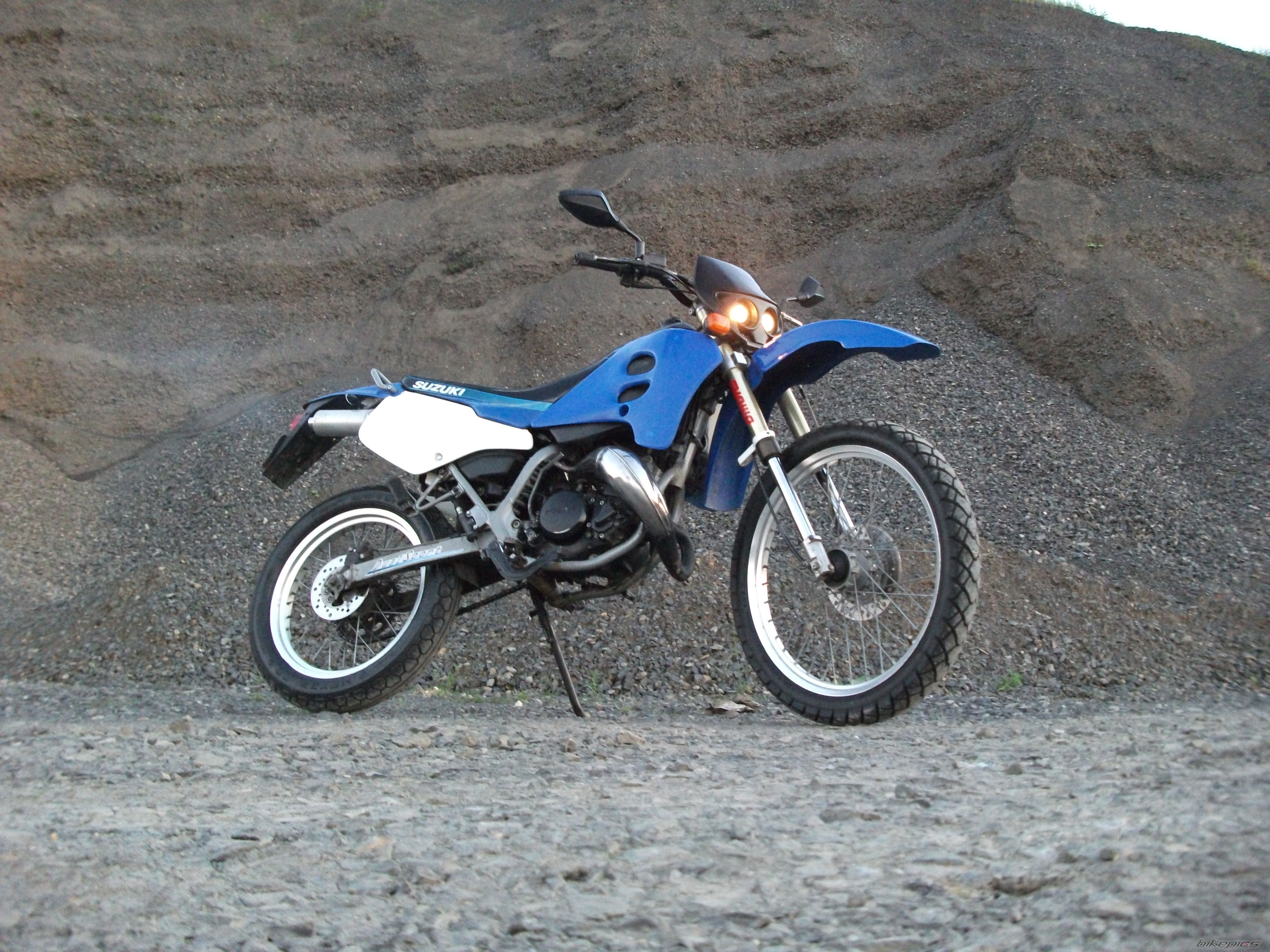 Photo 2045978