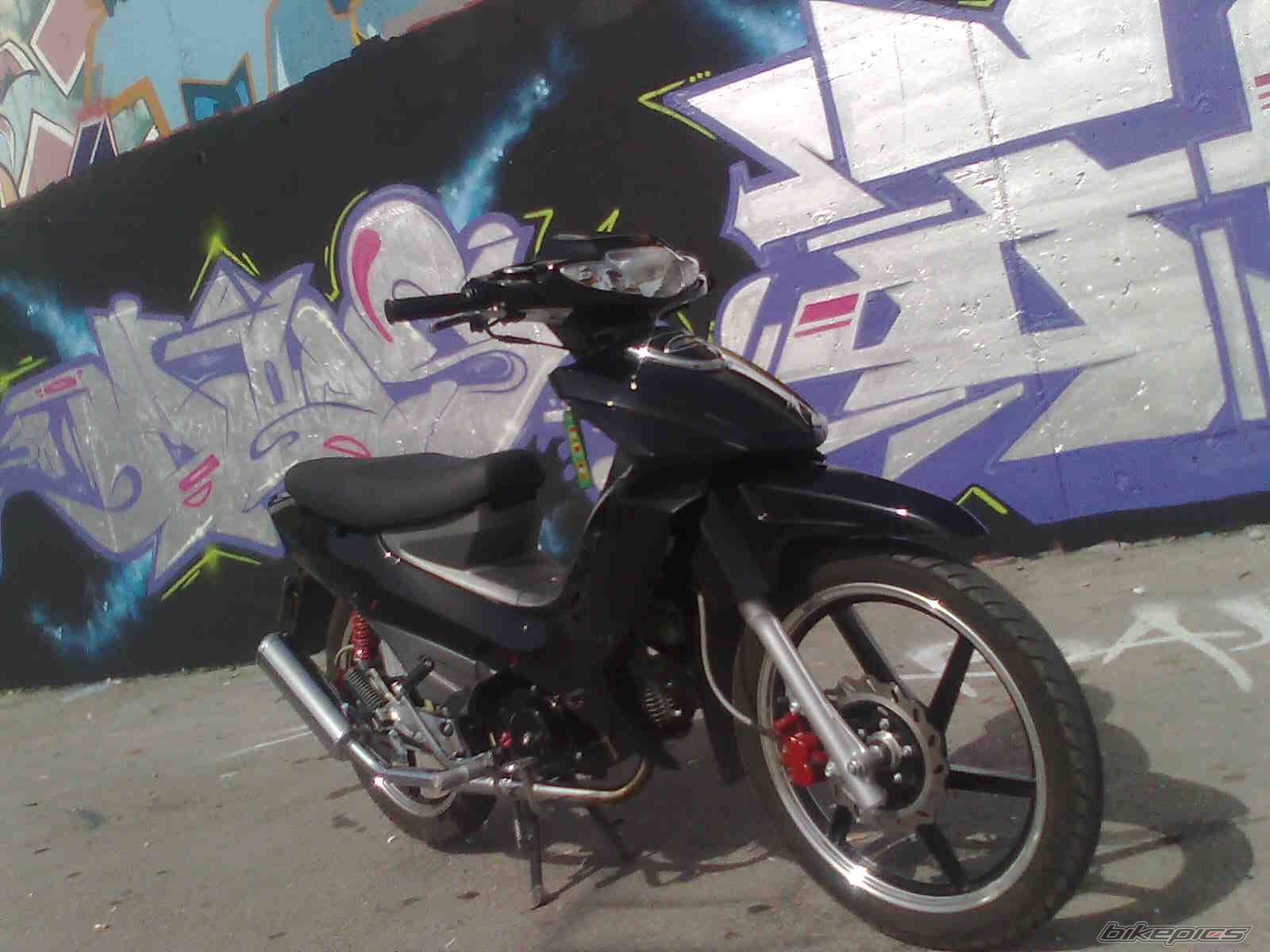 Photo 2047353