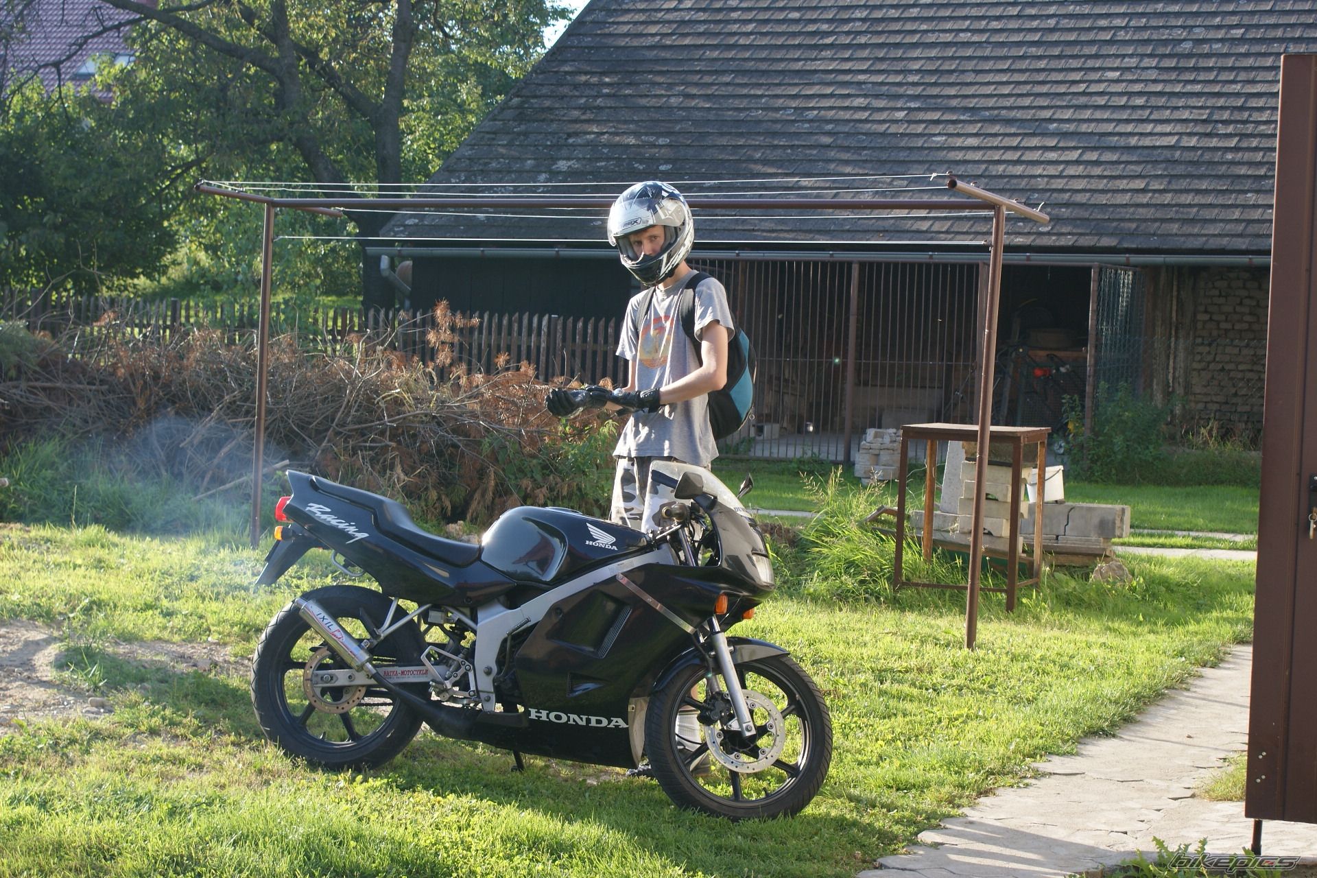 Photo 2047417