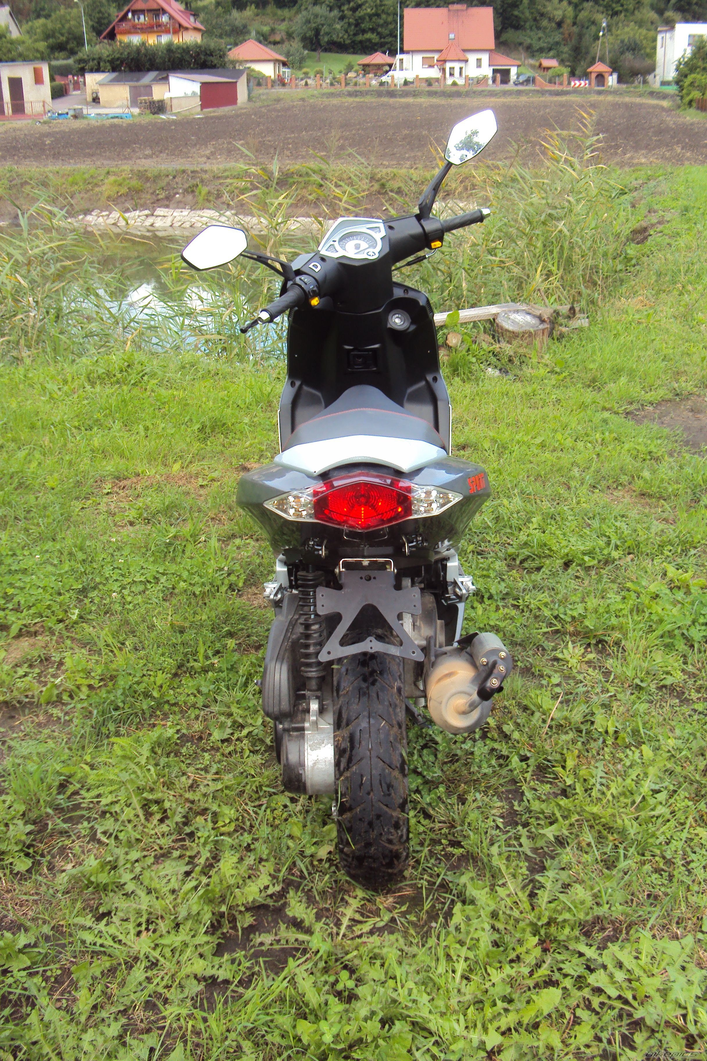 Photo 2047681
