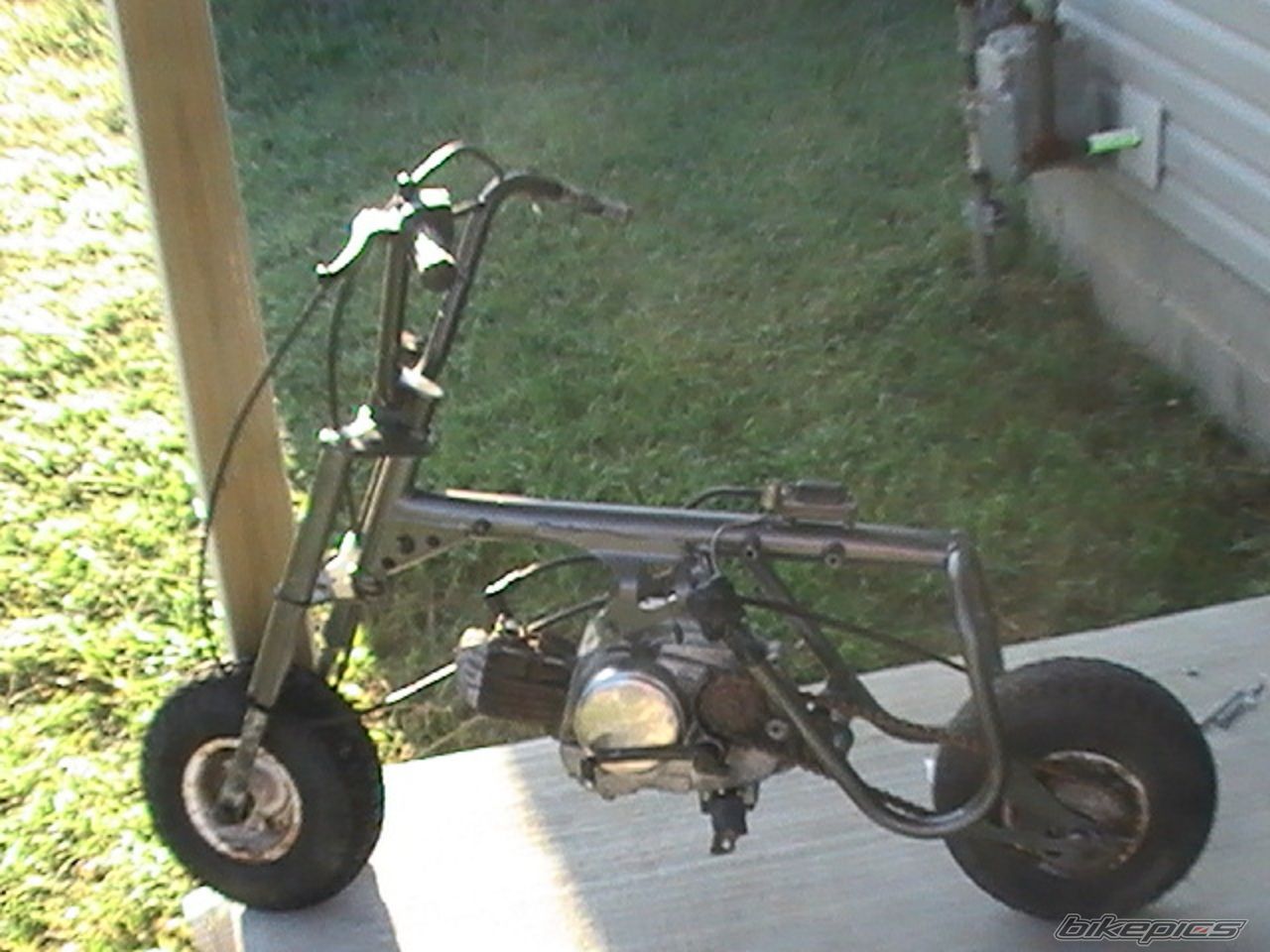 Photo 2047893