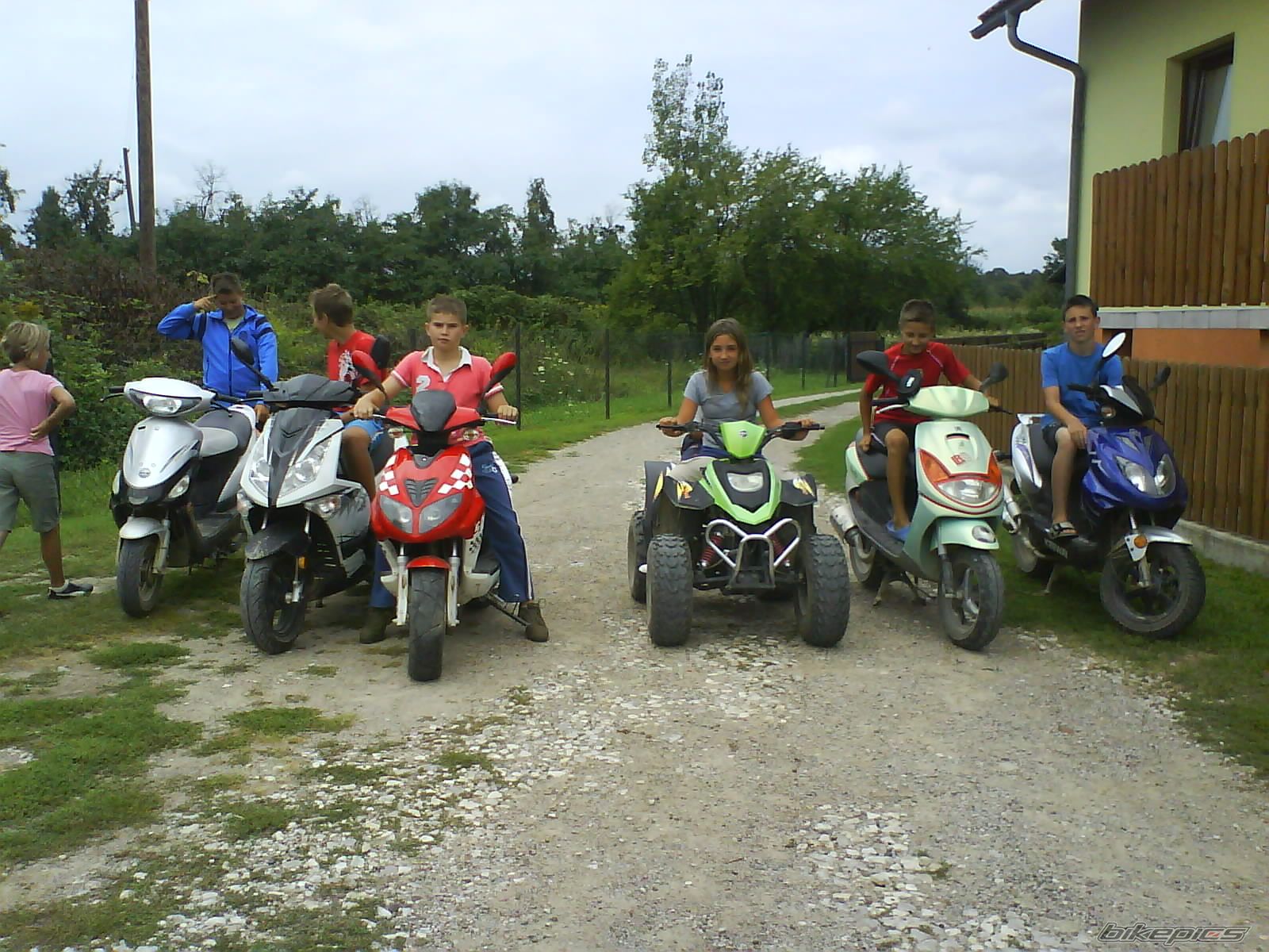 Photo 2047908