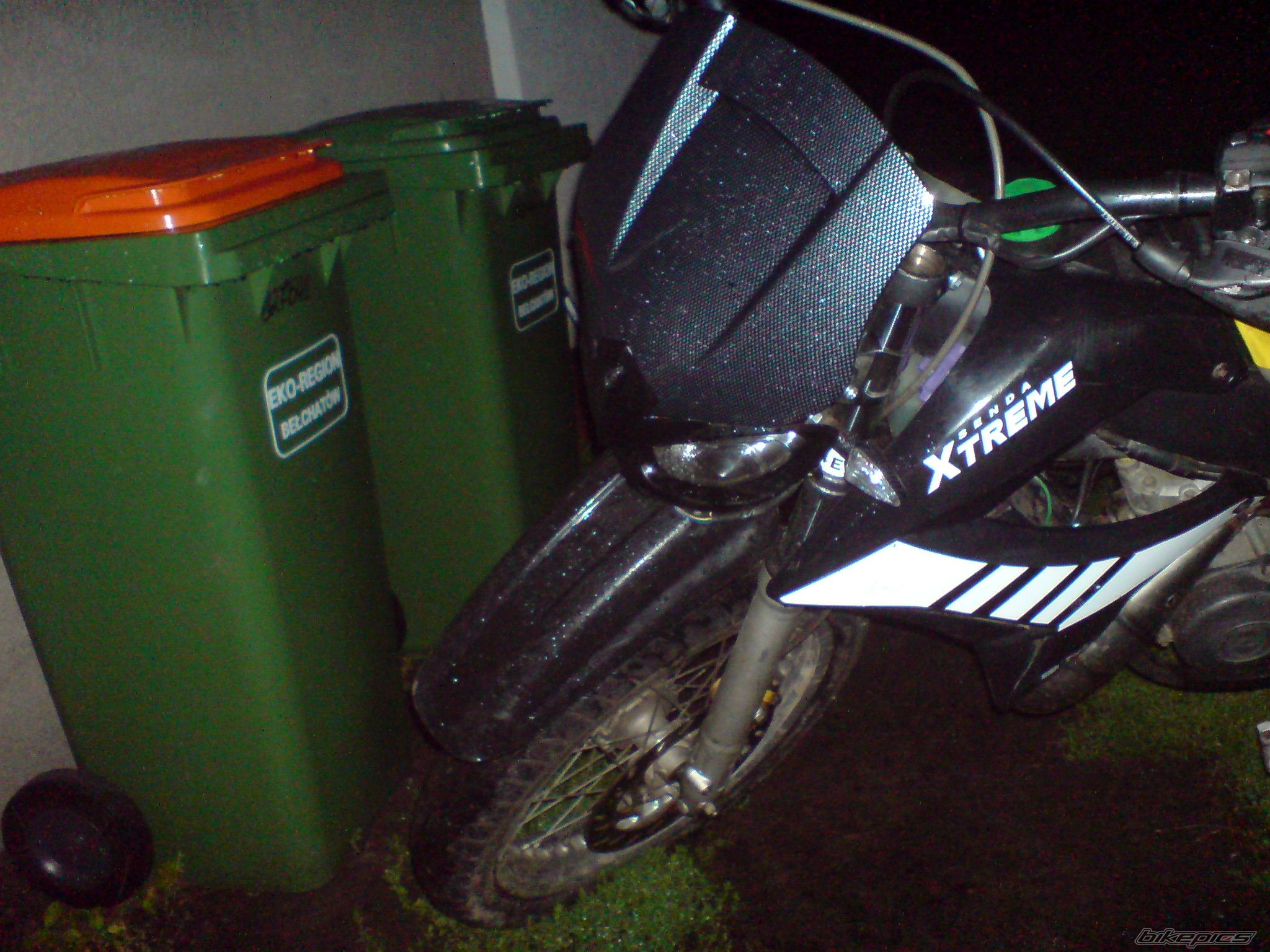 Photo 2048040