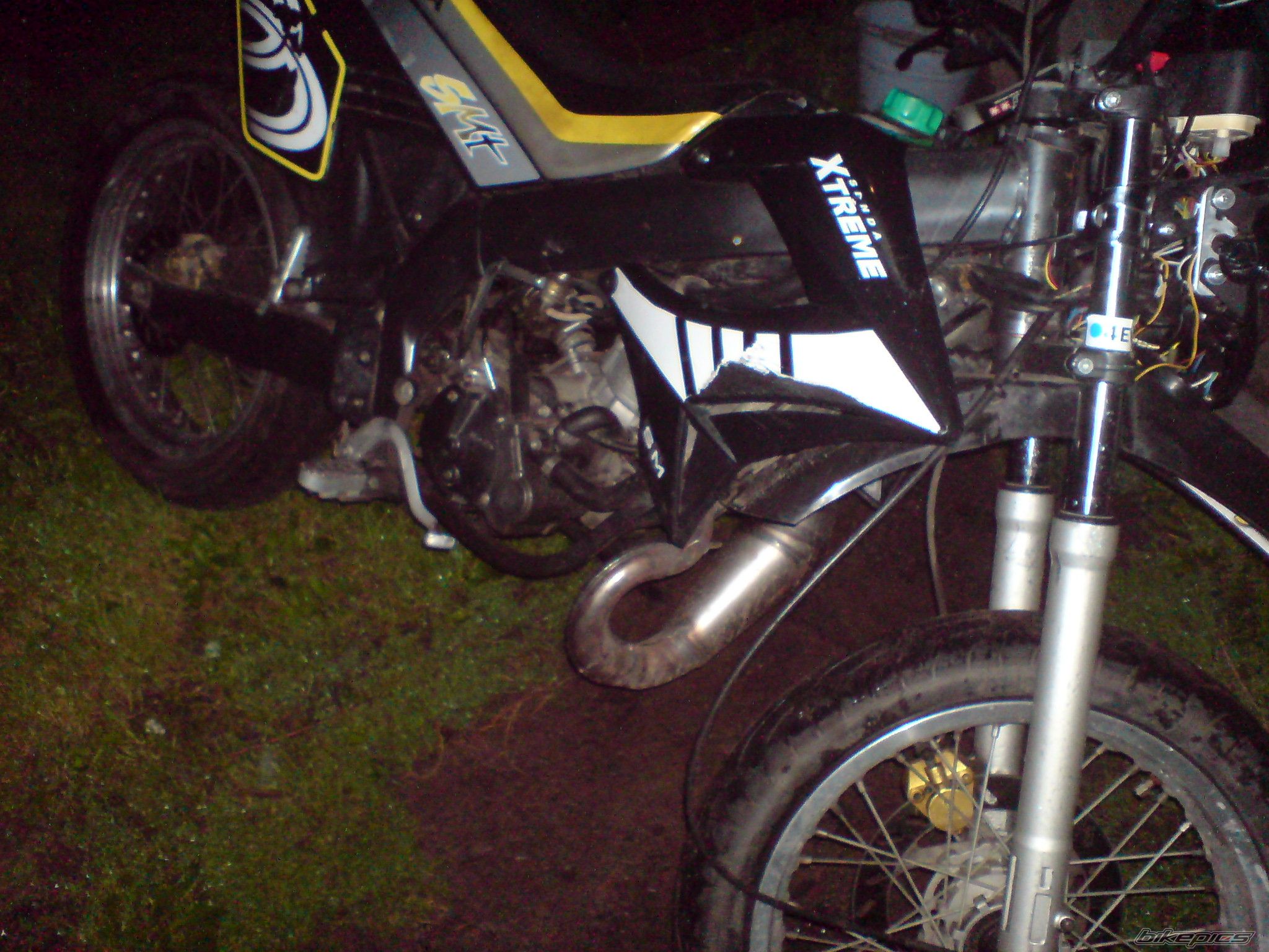 Photo 2048041