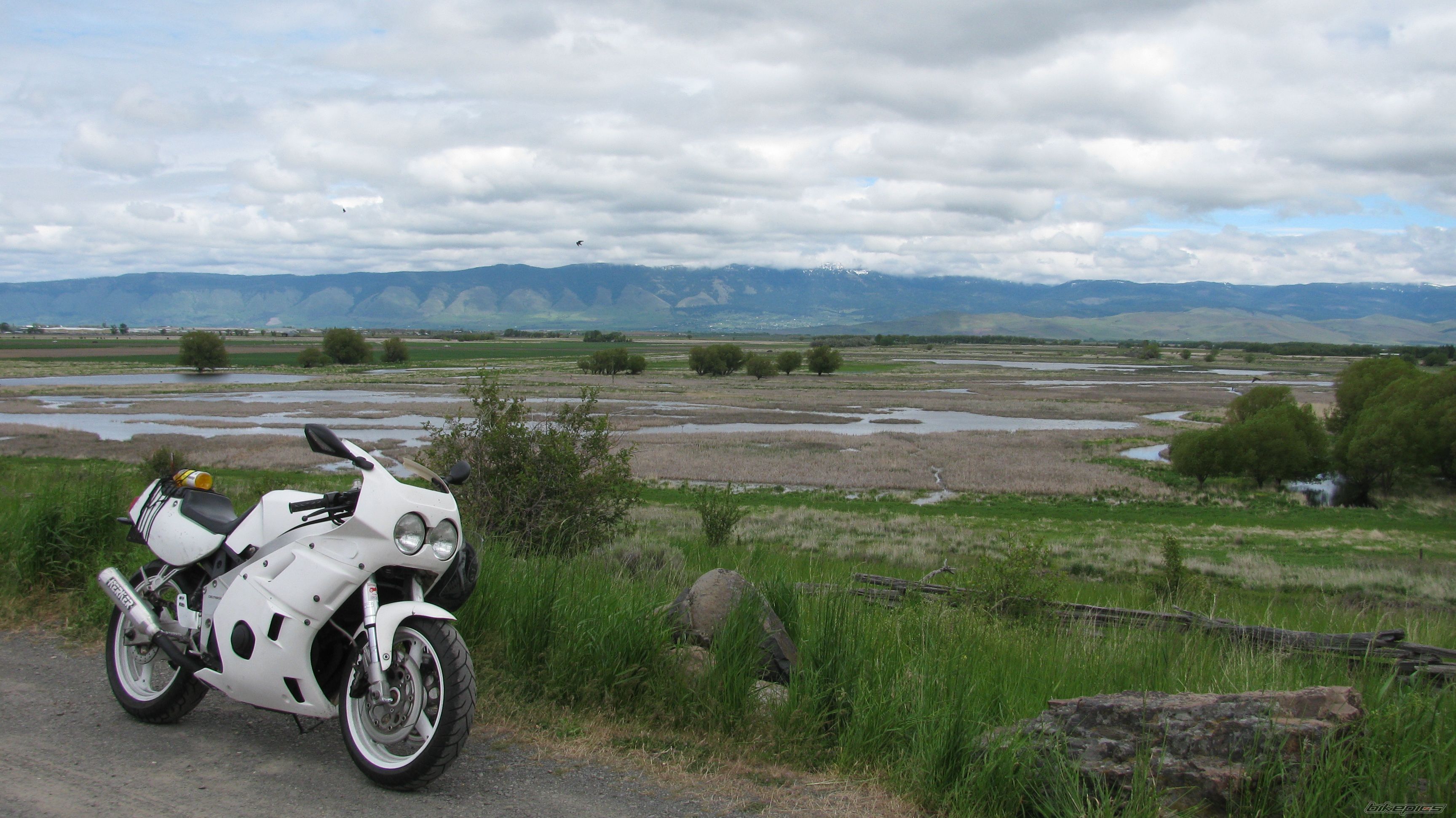 Bike Photo 2048075