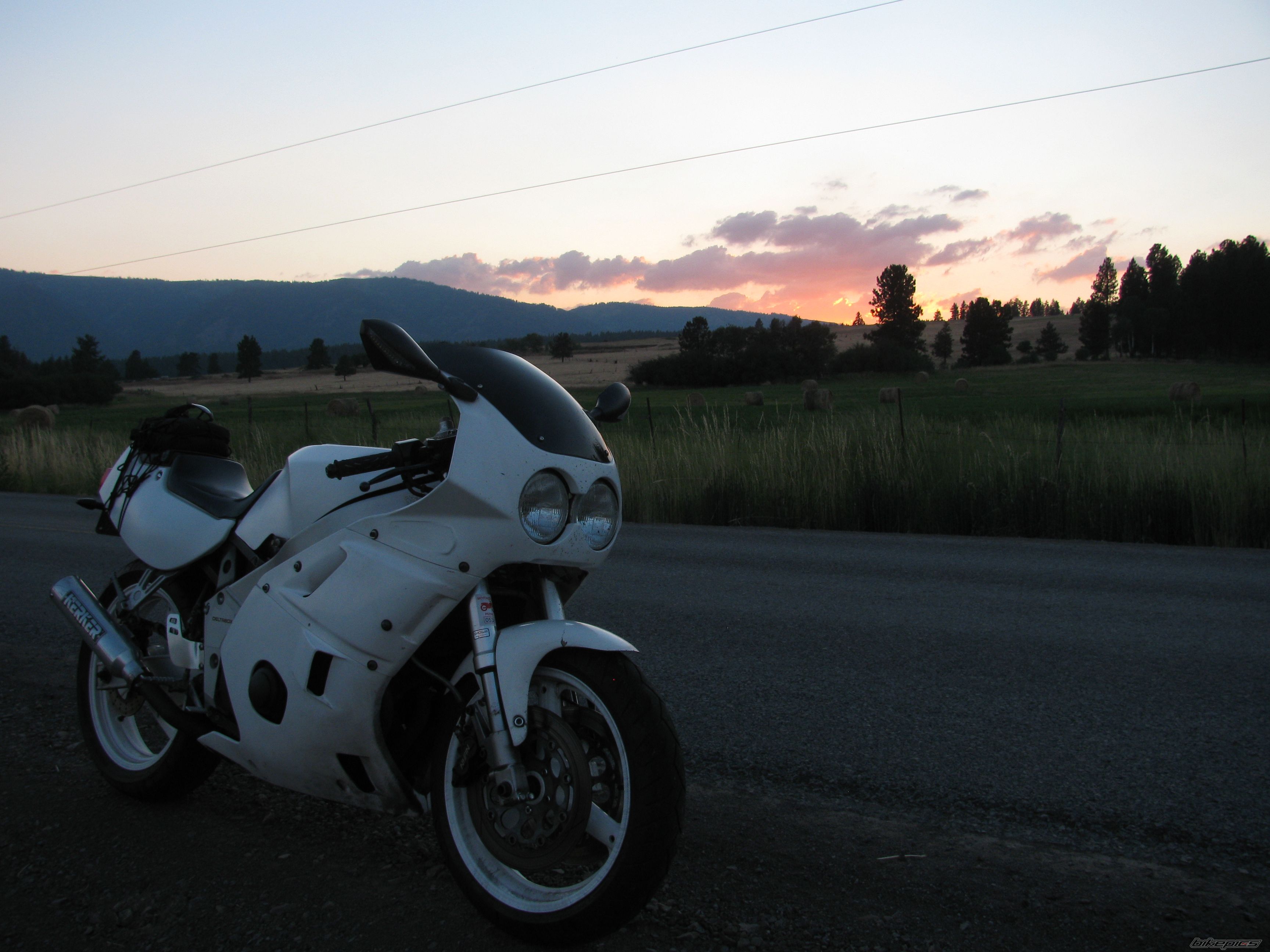 Photo 2048185