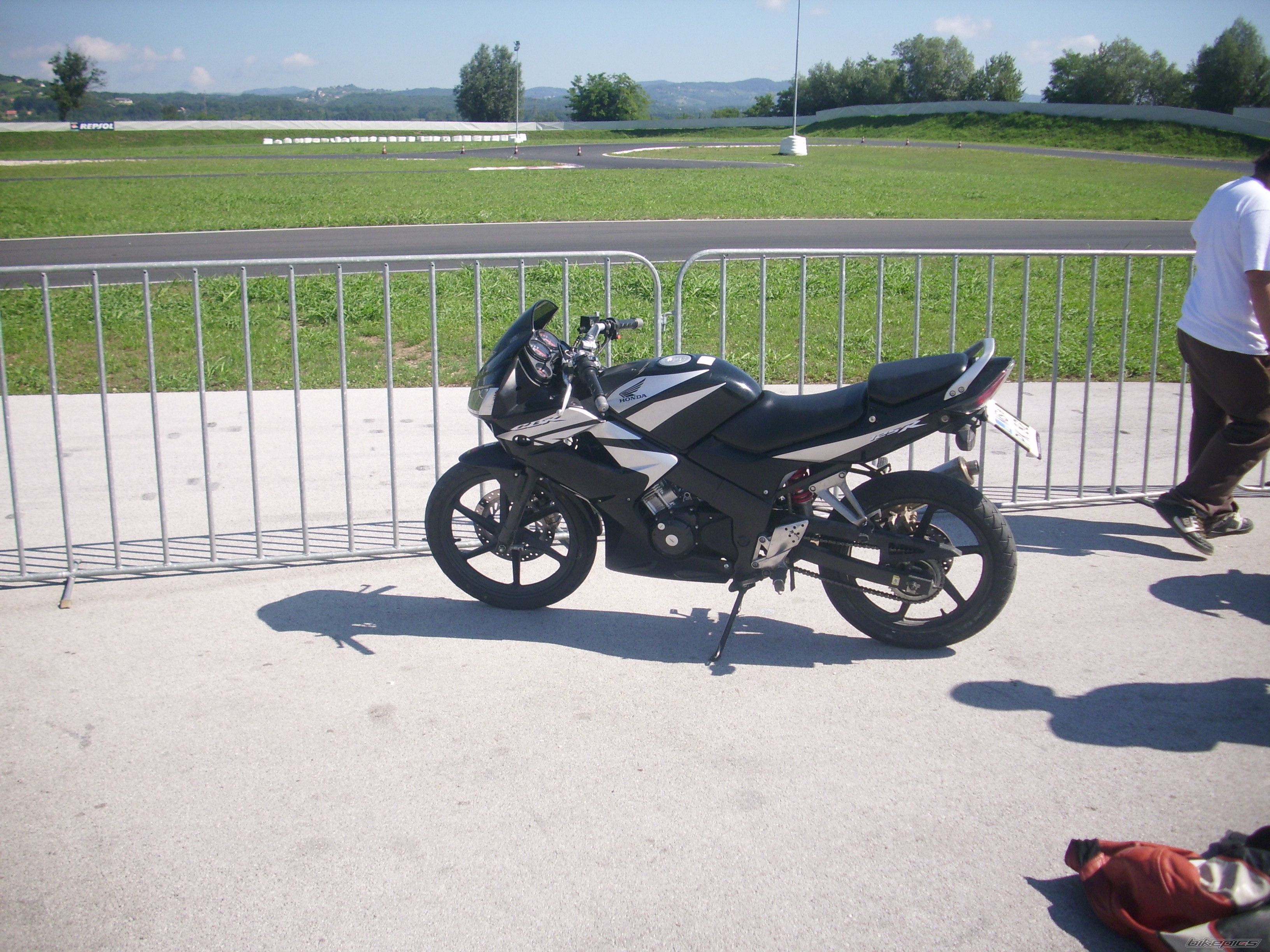 Photo 2048319