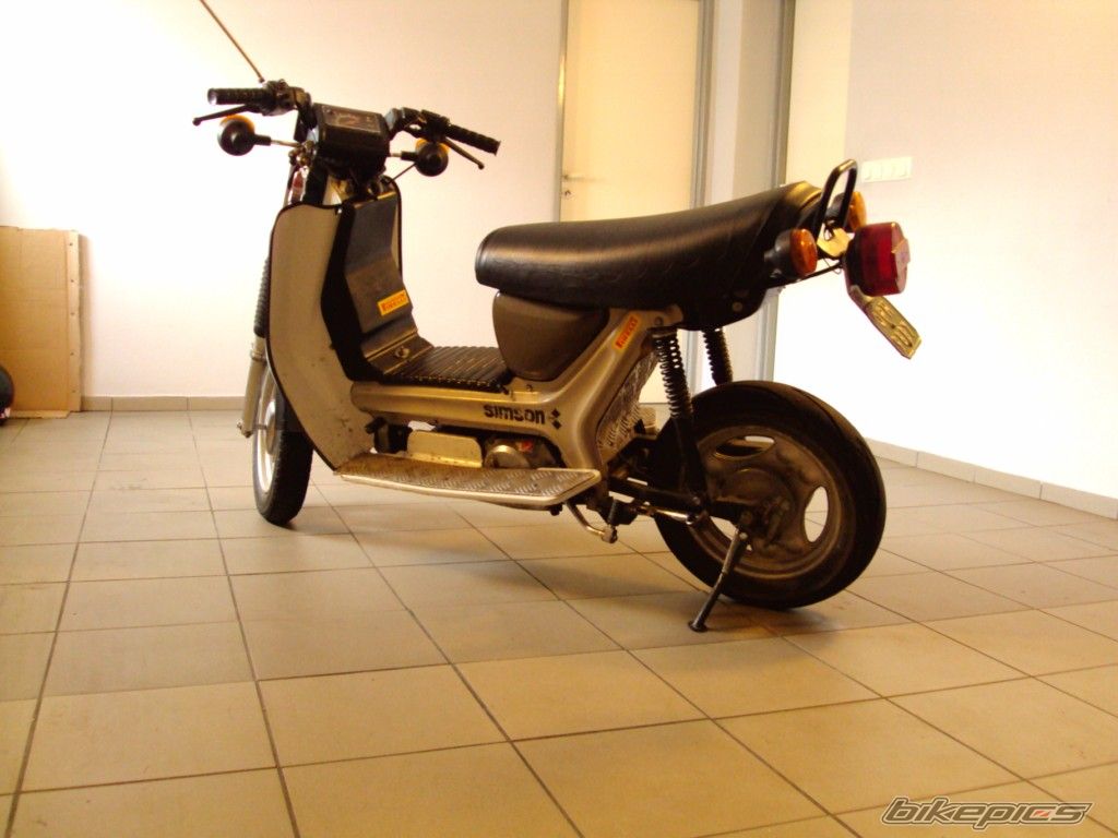 Photo 2048352