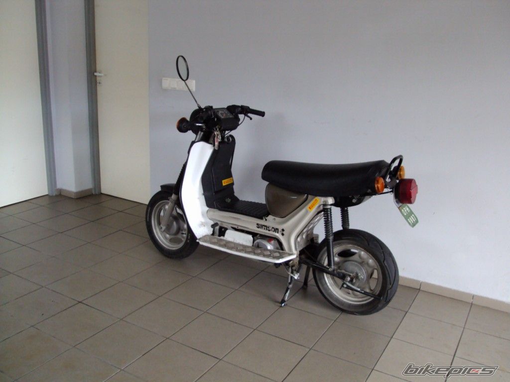 Photo 2048354