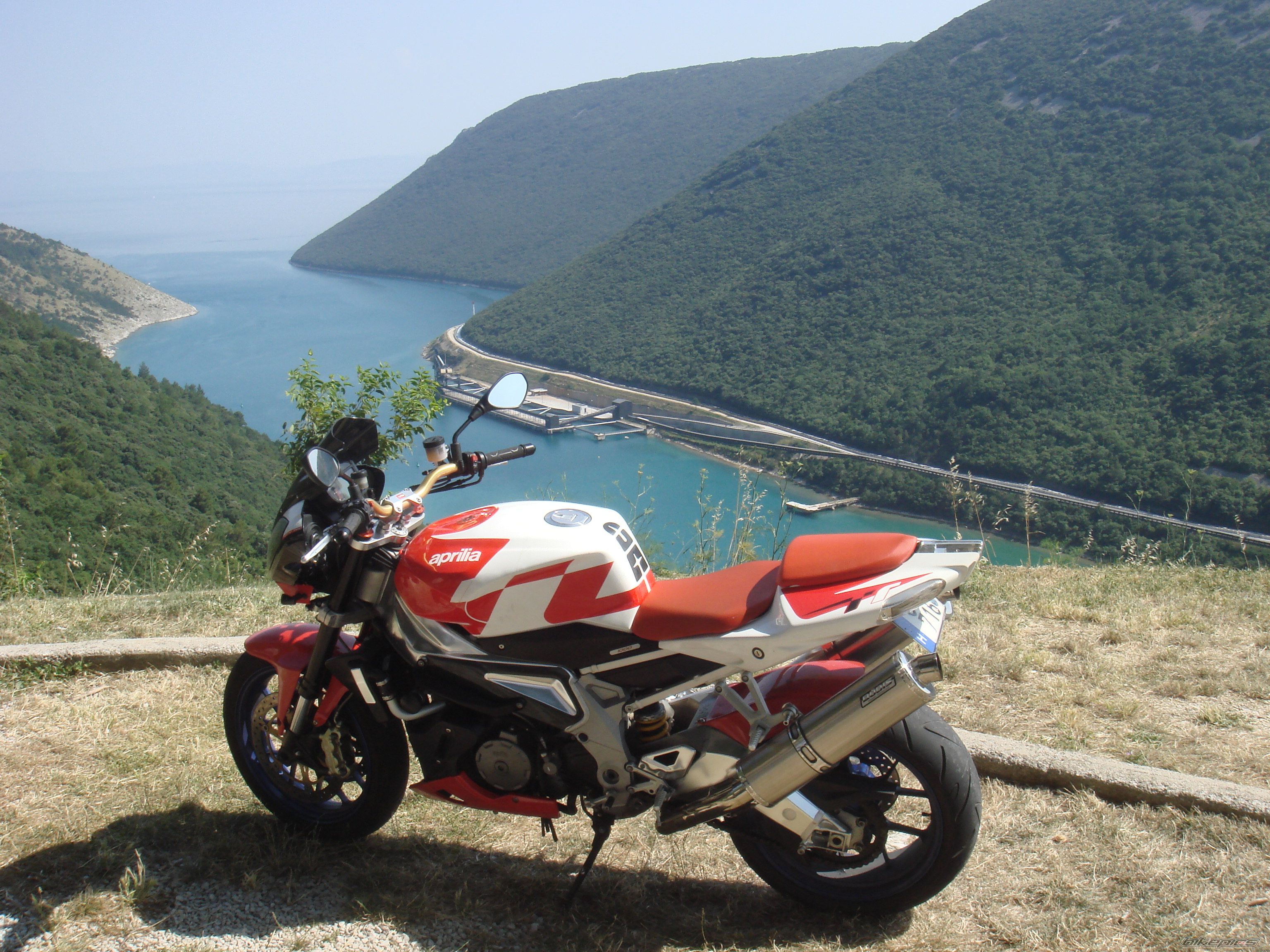 Bike Photo 2048374