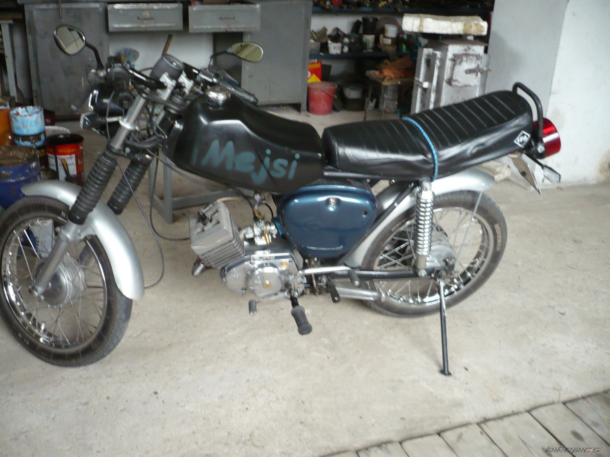 Photo 2048553