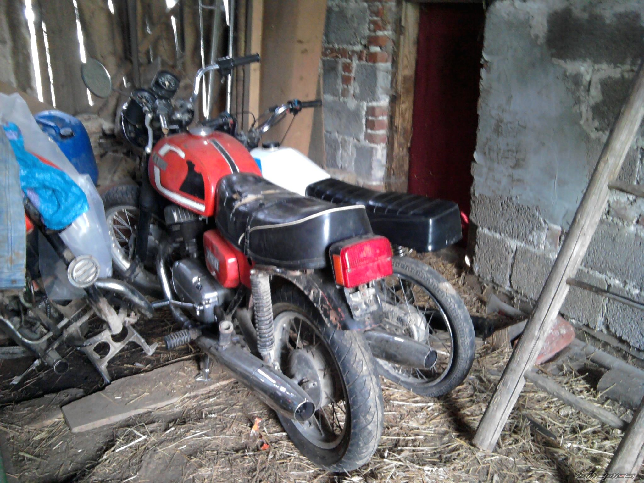 Photo 2048812