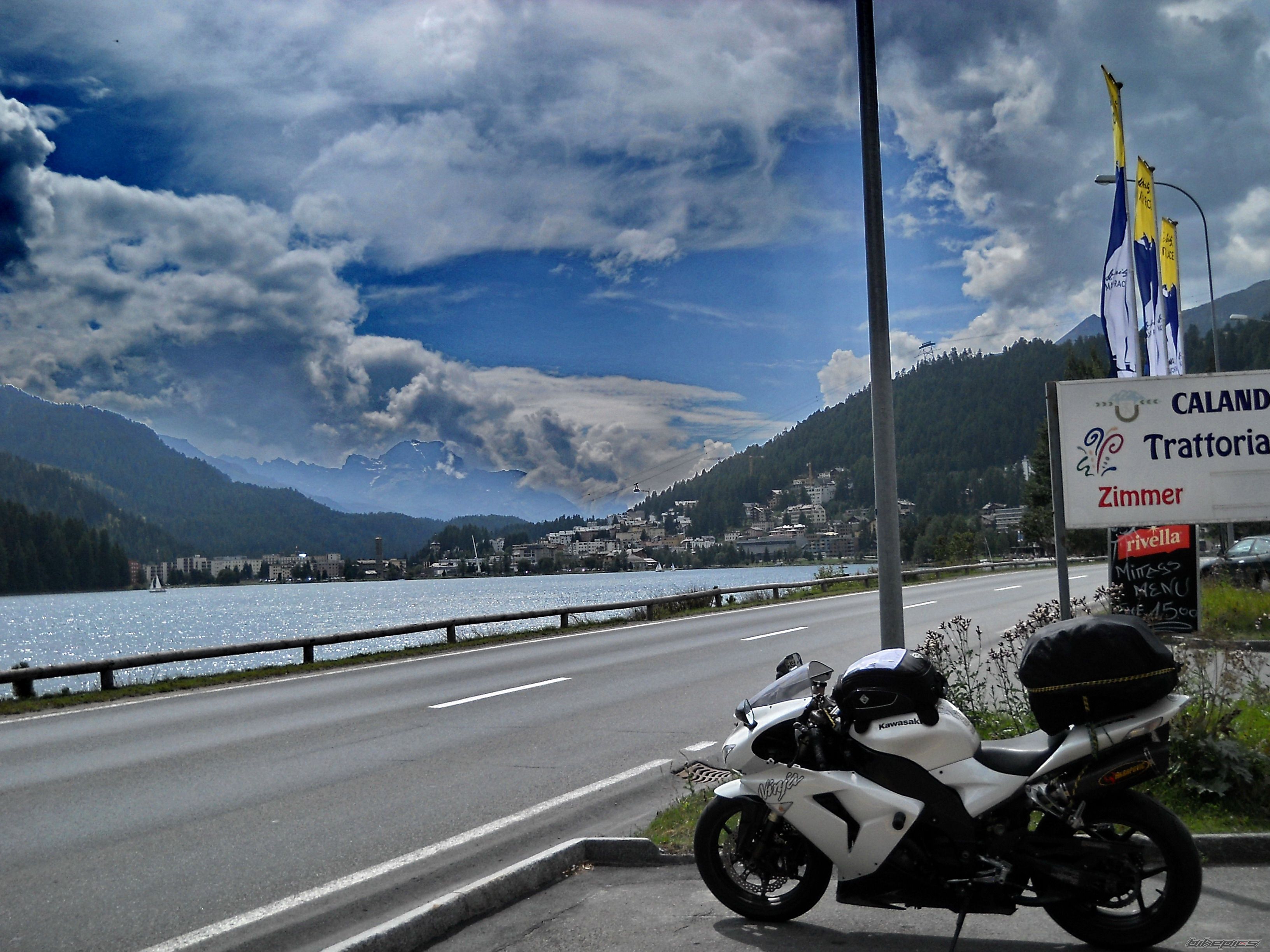 Photo 2048853