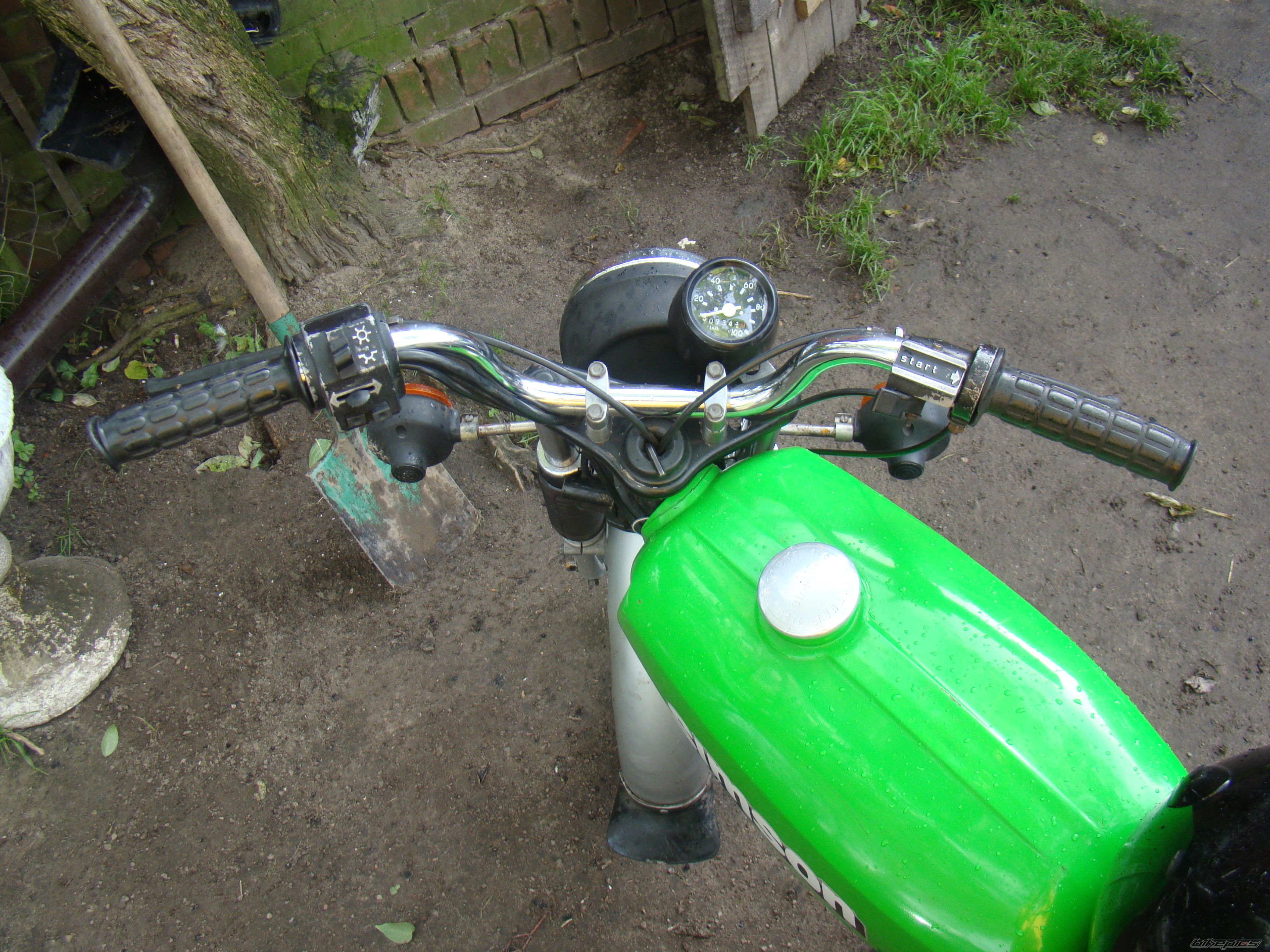 Photo 2049090