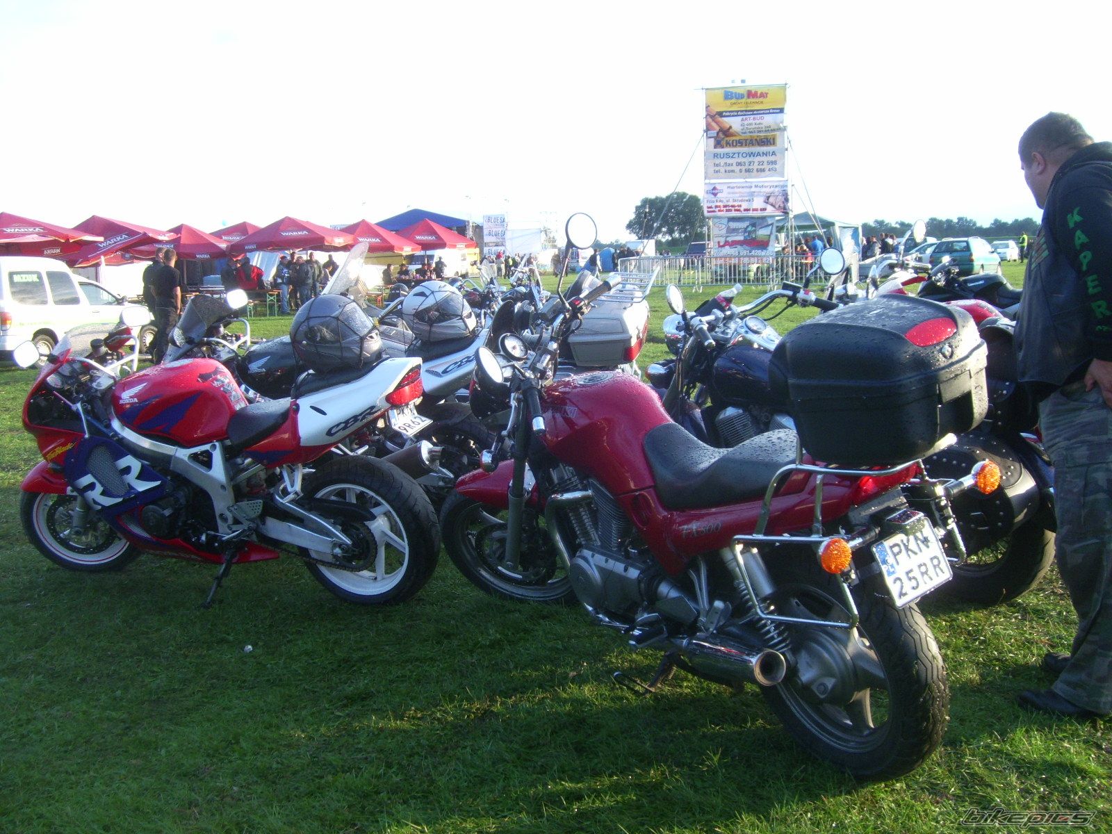 Photo 2049136