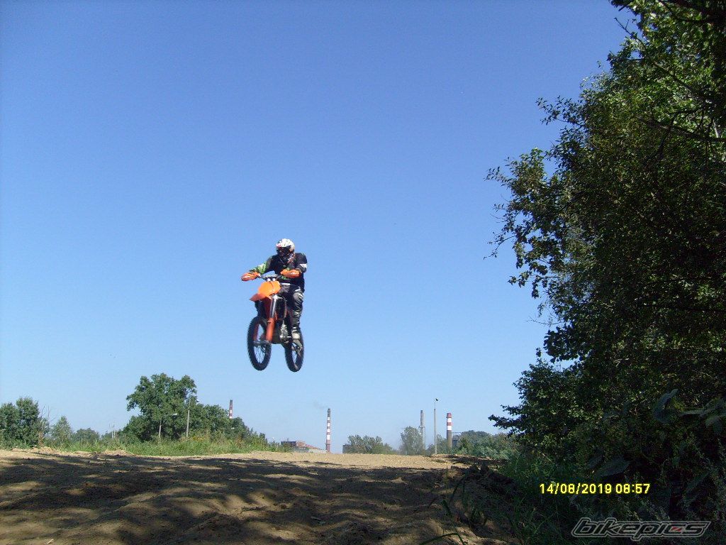 Photo 2049168
